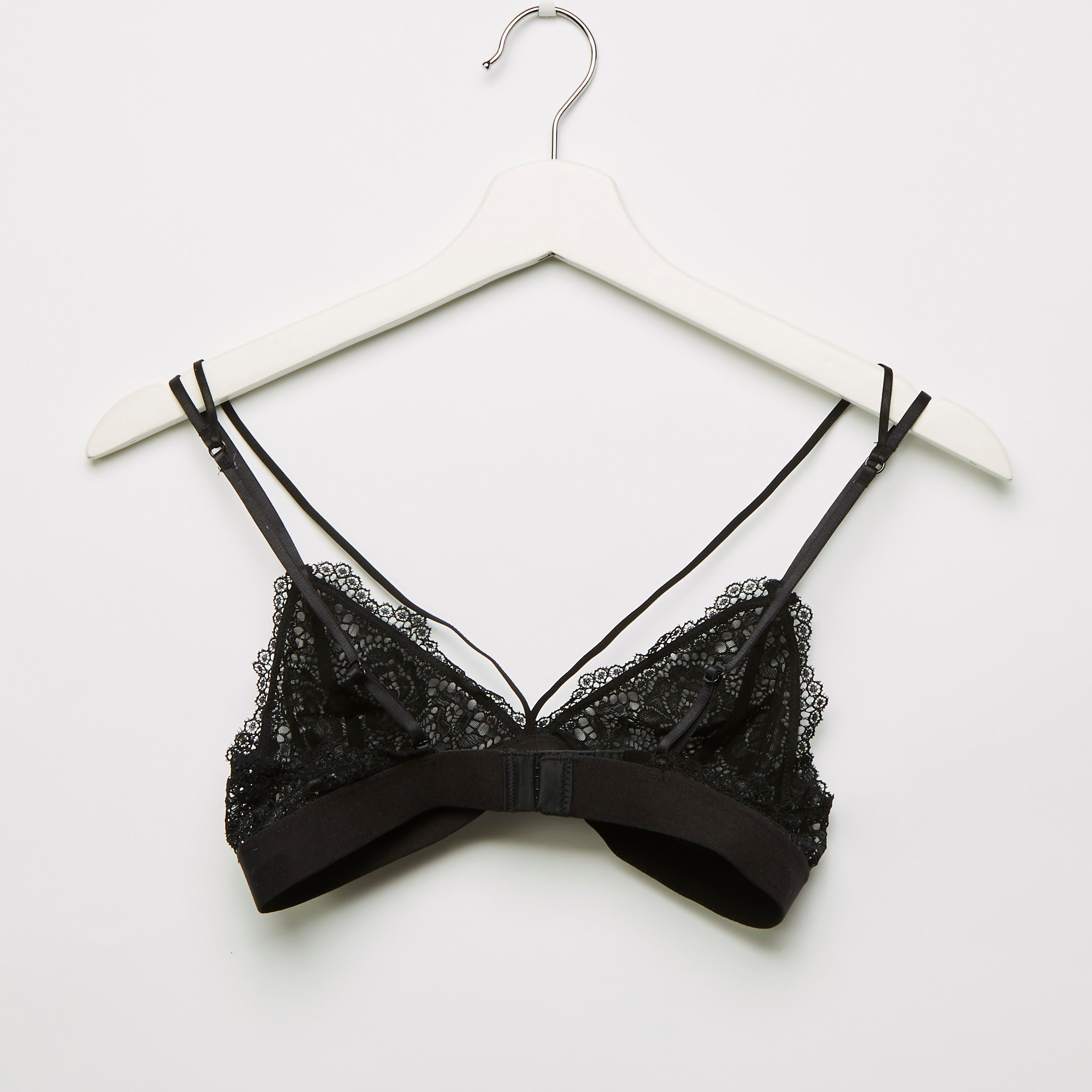 طقم سراويل داخلية وصدريّة بتفاصيل دانتيل-women-clothing-lingerie-lingeriesets-image-8