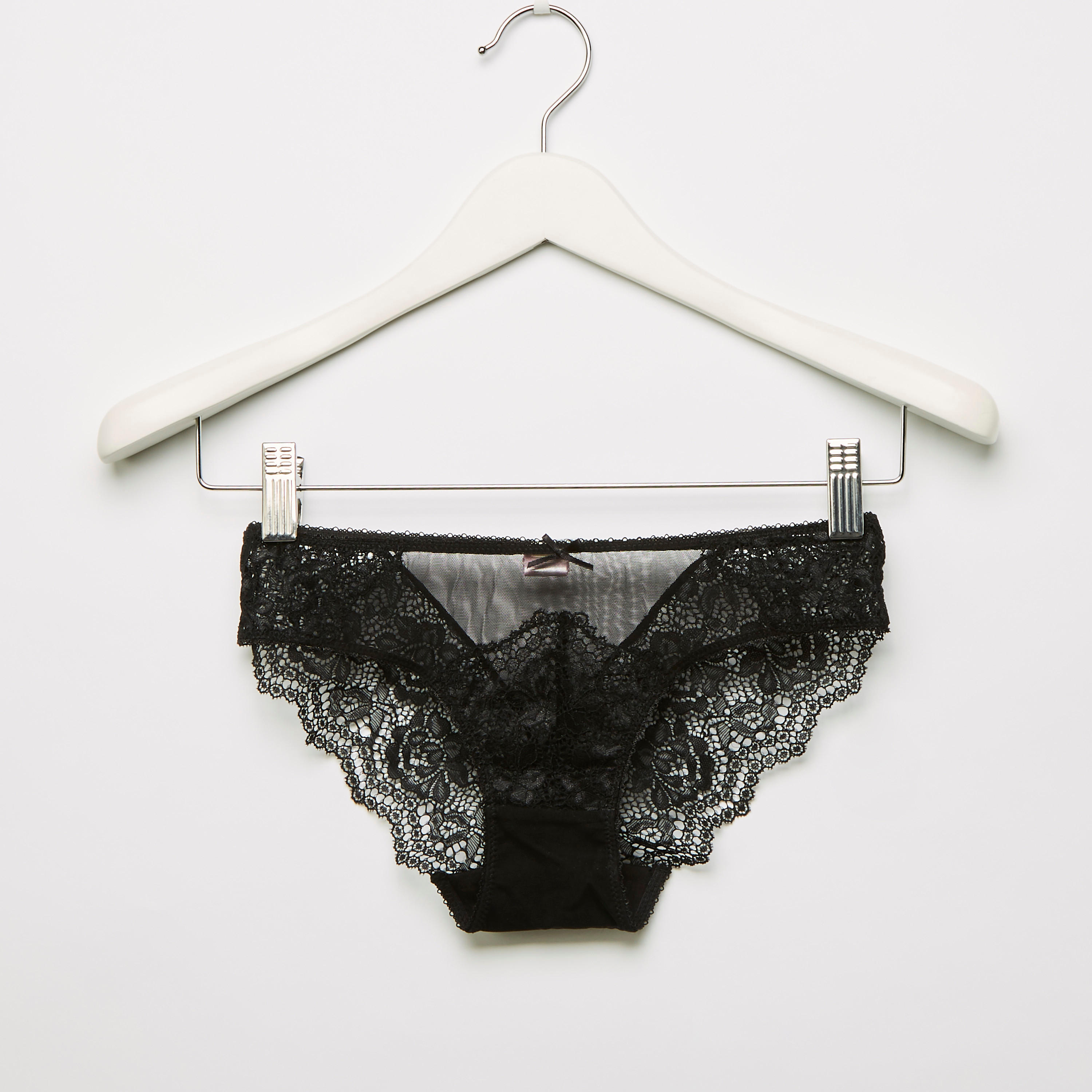 طقم سراويل داخلية وصدريّة بتفاصيل دانتيل-women-clothing-lingerie-lingeriesets-image-9