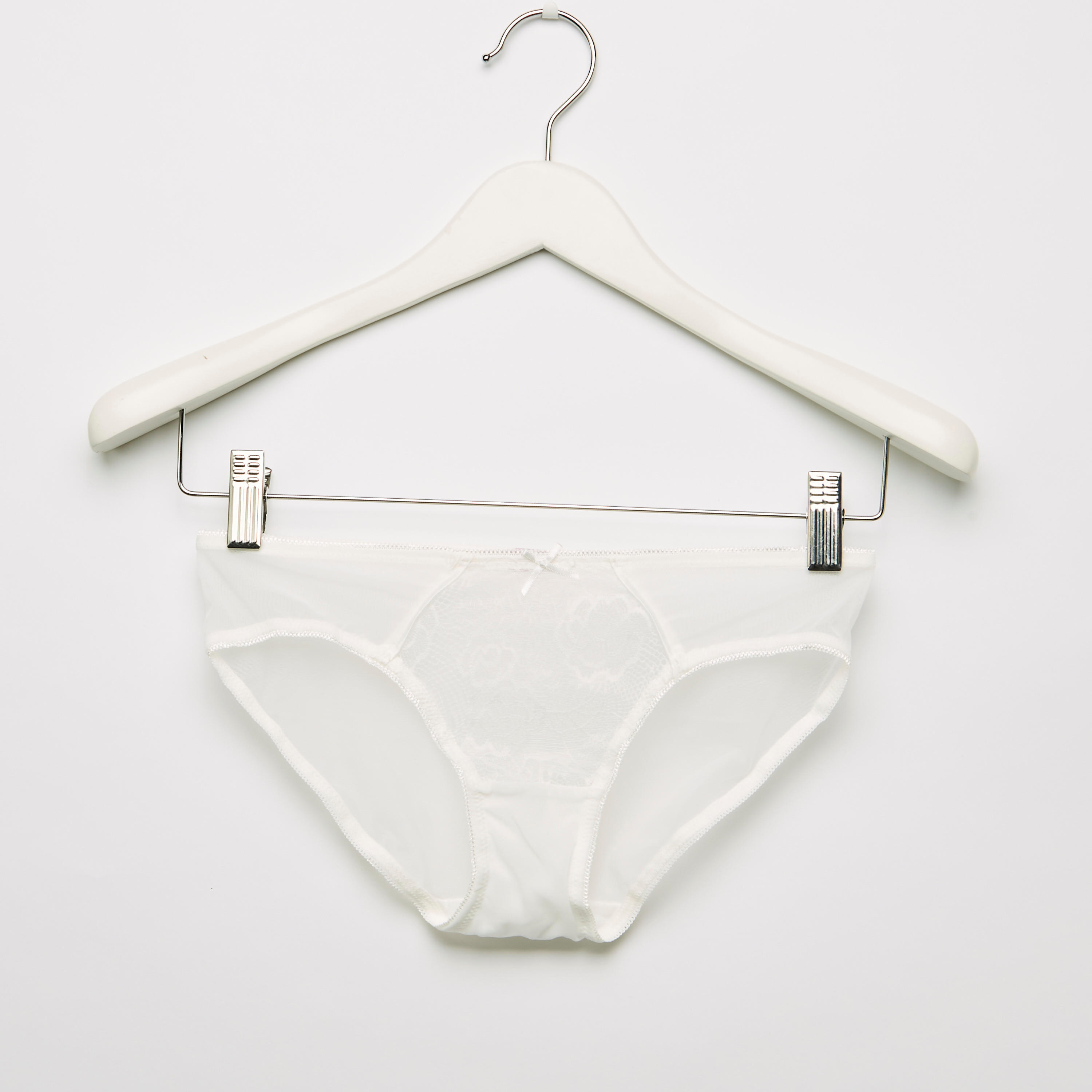 طقم سراويل داخلية وصدريّة مبطّنة بتفاصيل دانتيل-women-clothing-lingerie-lingeriesets-image-4