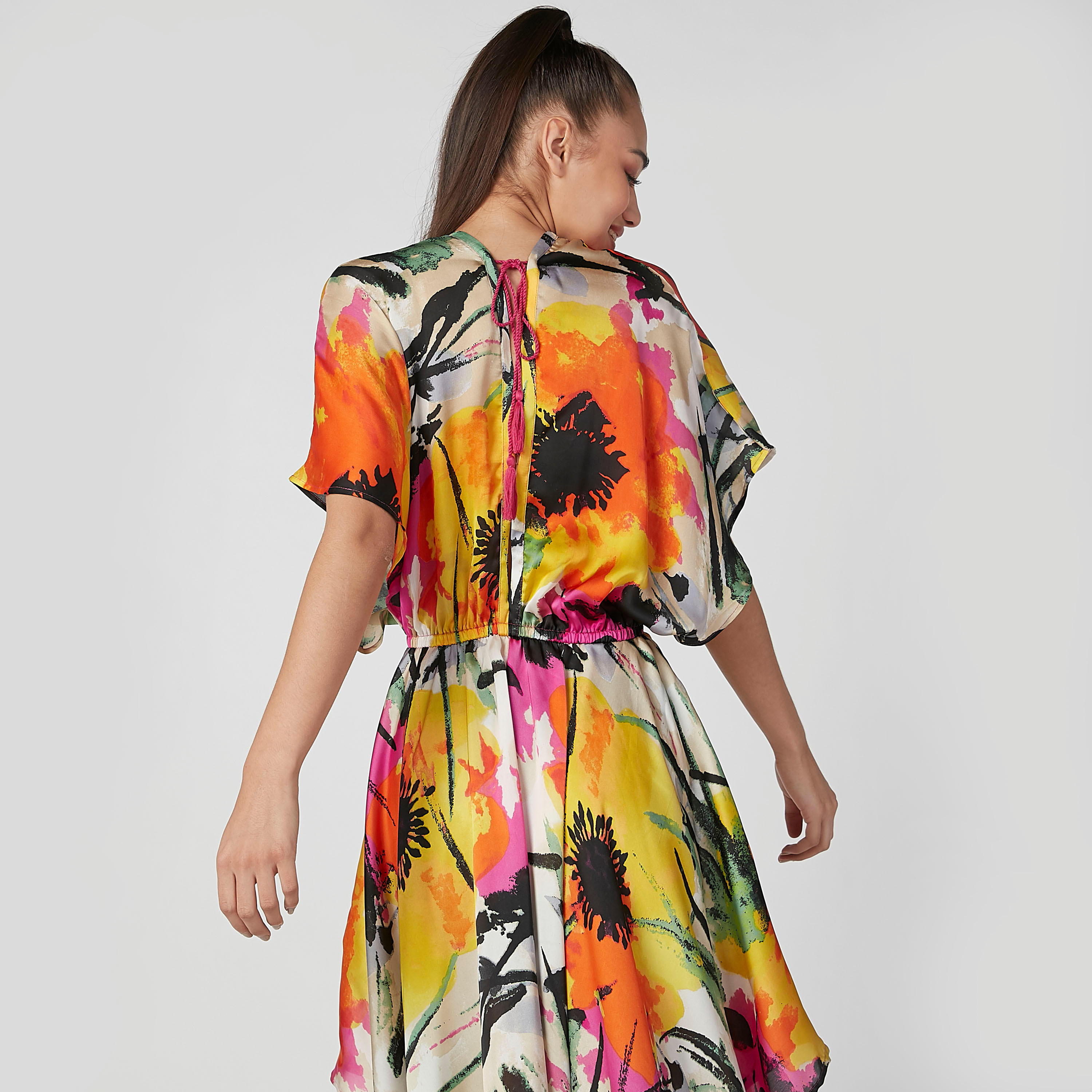 فستان ماكسي بياقة V وأكمام واسعة وطبعات-women-clothing-dresses-image-6