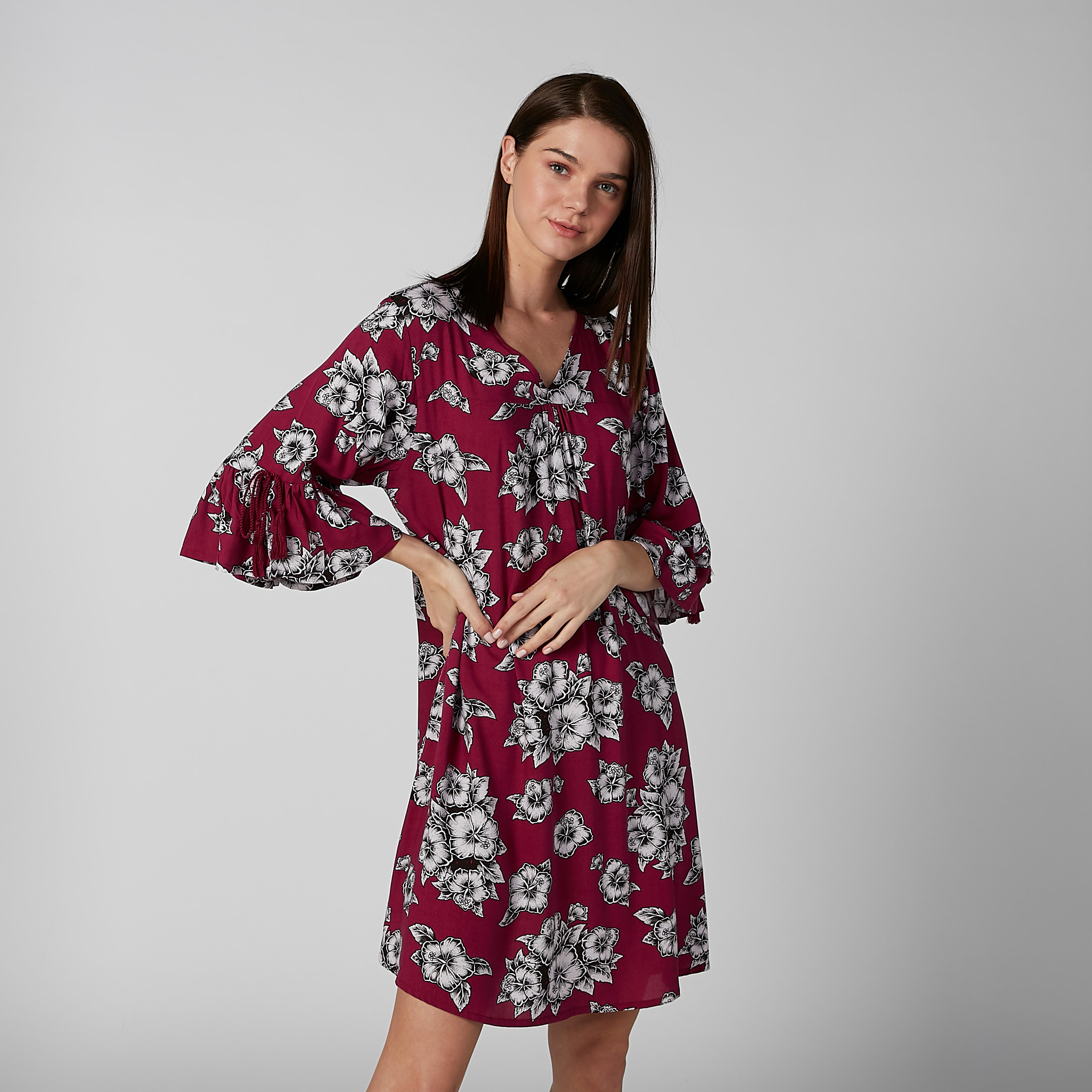 قميص نوم بياقة V وأكمام عريضة - طقم من قطعتين-women-clothing-nightwear-nighties-image-2