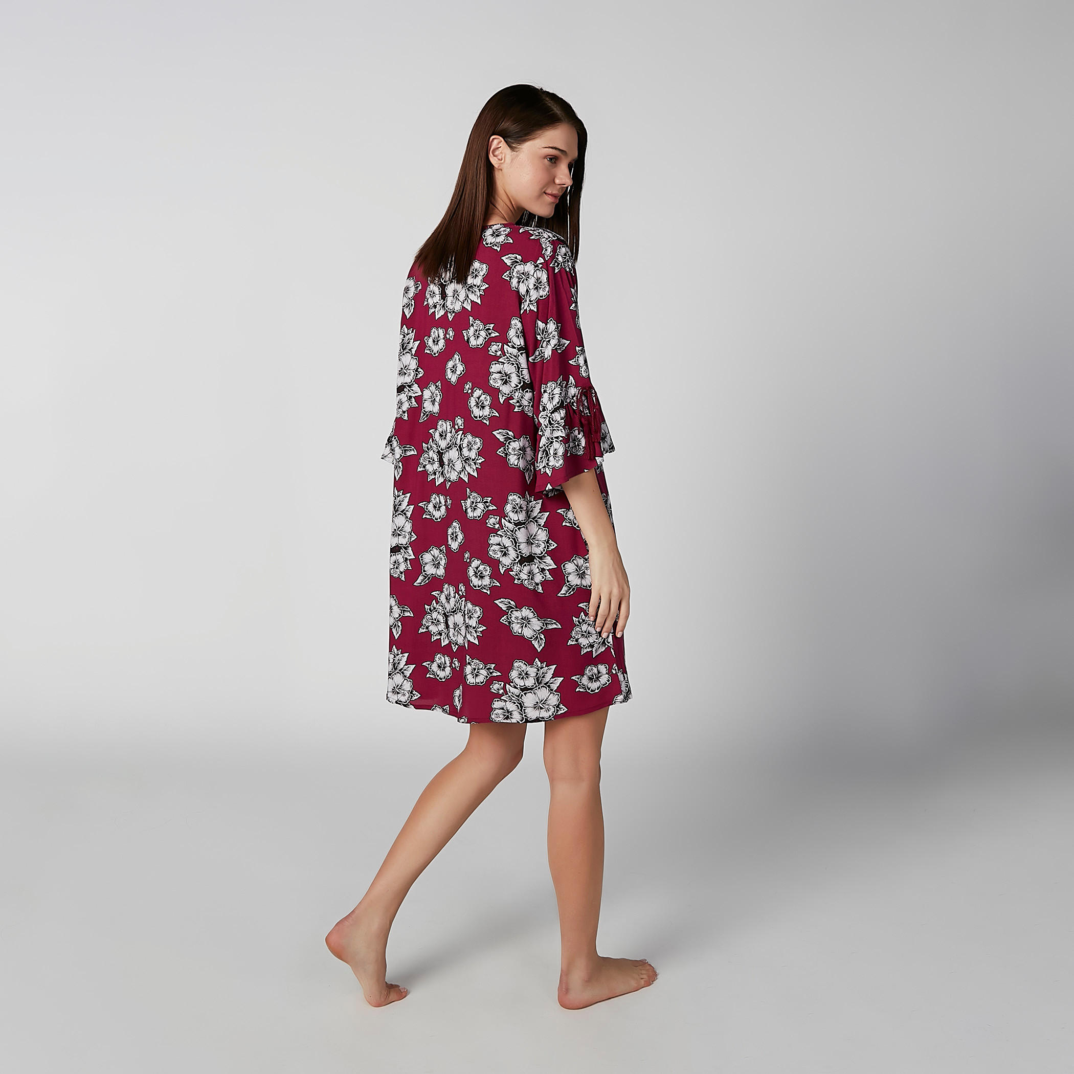 قميص نوم بياقة V وأكمام عريضة - طقم من قطعتين-women-clothing-nightwear-nighties-image-4