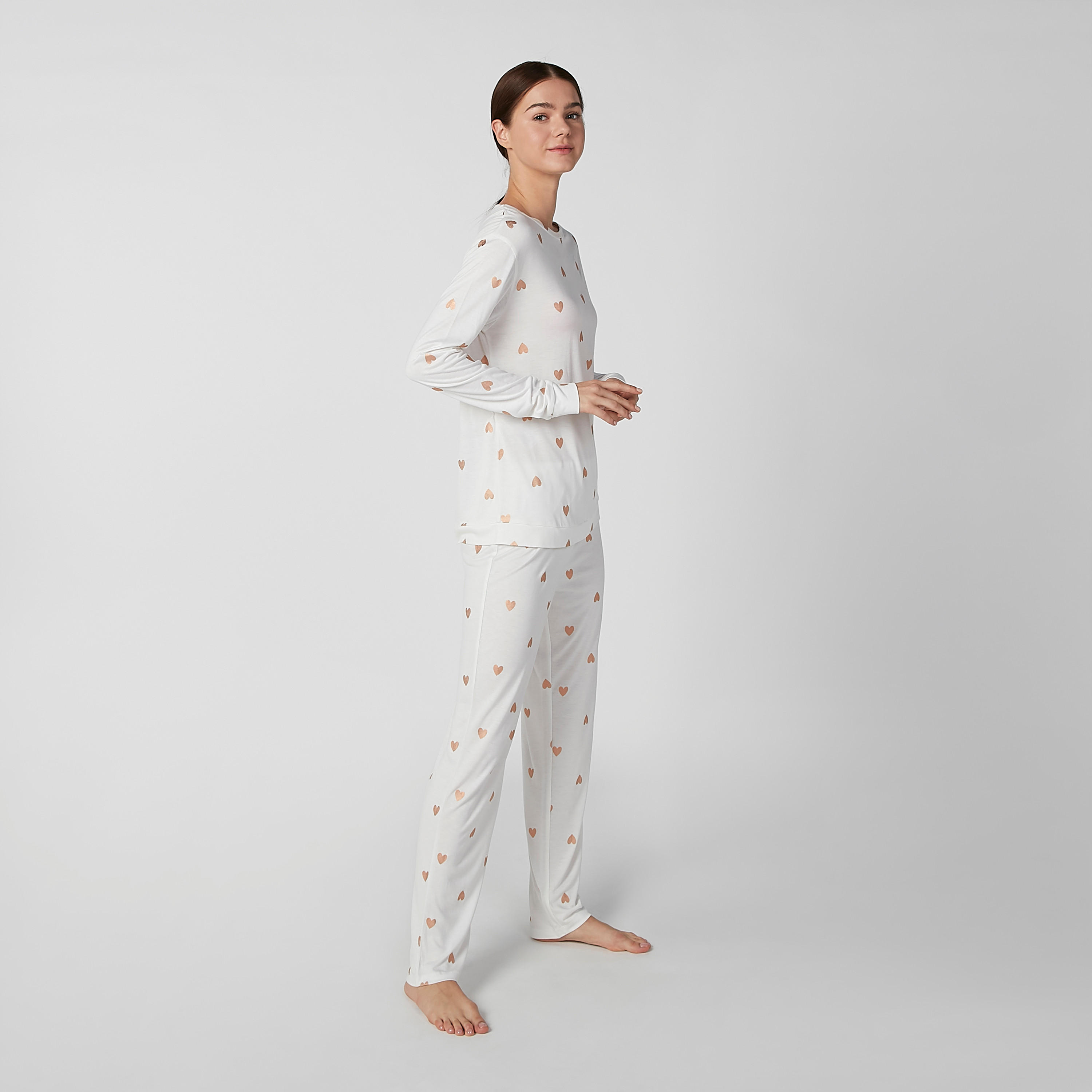 طقم بنطلون بيجاما وتيشيرت بياقة مستديرة وطبعات-women-clothing-nightwear-pyjamas-longsets-image-2