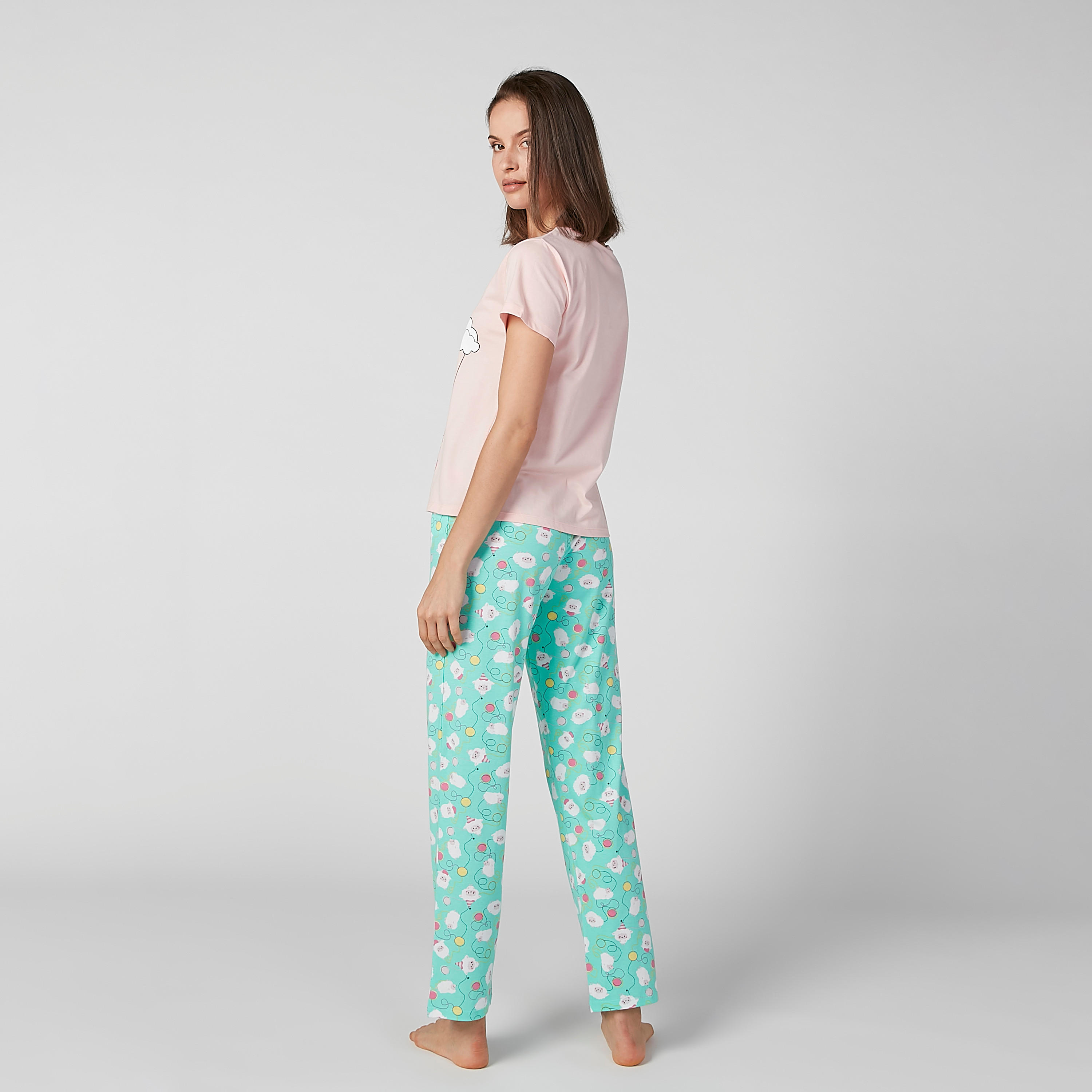 طقم مستدام من بنطلون بيجاما وتيشيرت بطبعات-women-clothing-nightwear-pyjamas-longsets-image-4