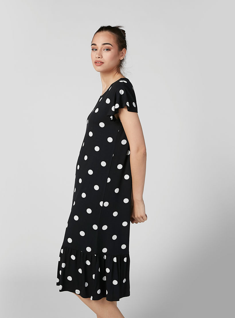 قميص نوم بياقة مستديرة وأكمام واسعة وطبعات منقّطة-women-clothing-nightwear-nighties-image-4