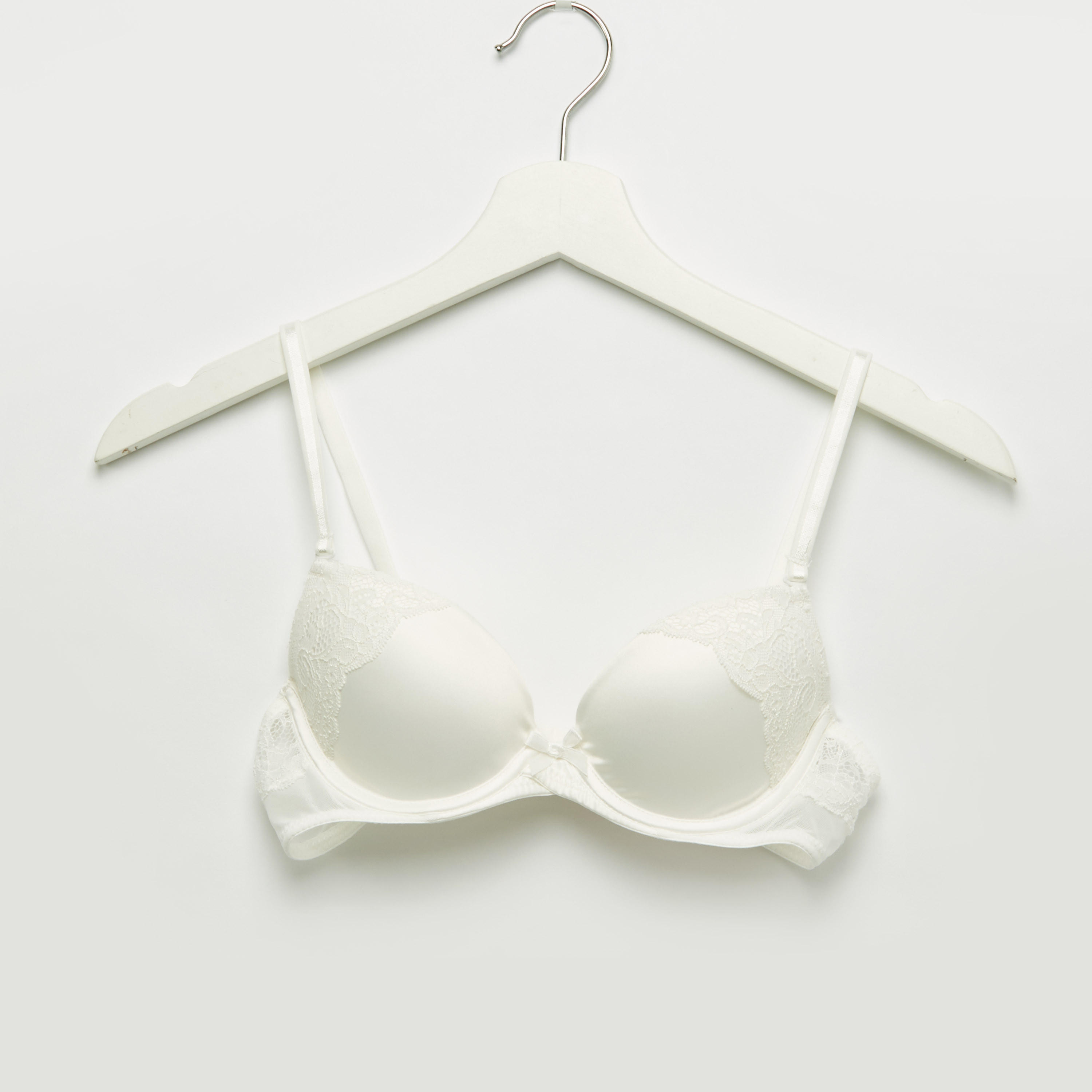 طقم سراويل بيكيني وصدرية بتفاصيل دانتيل-women-clothing-lingerie-lingeriesets-image-2