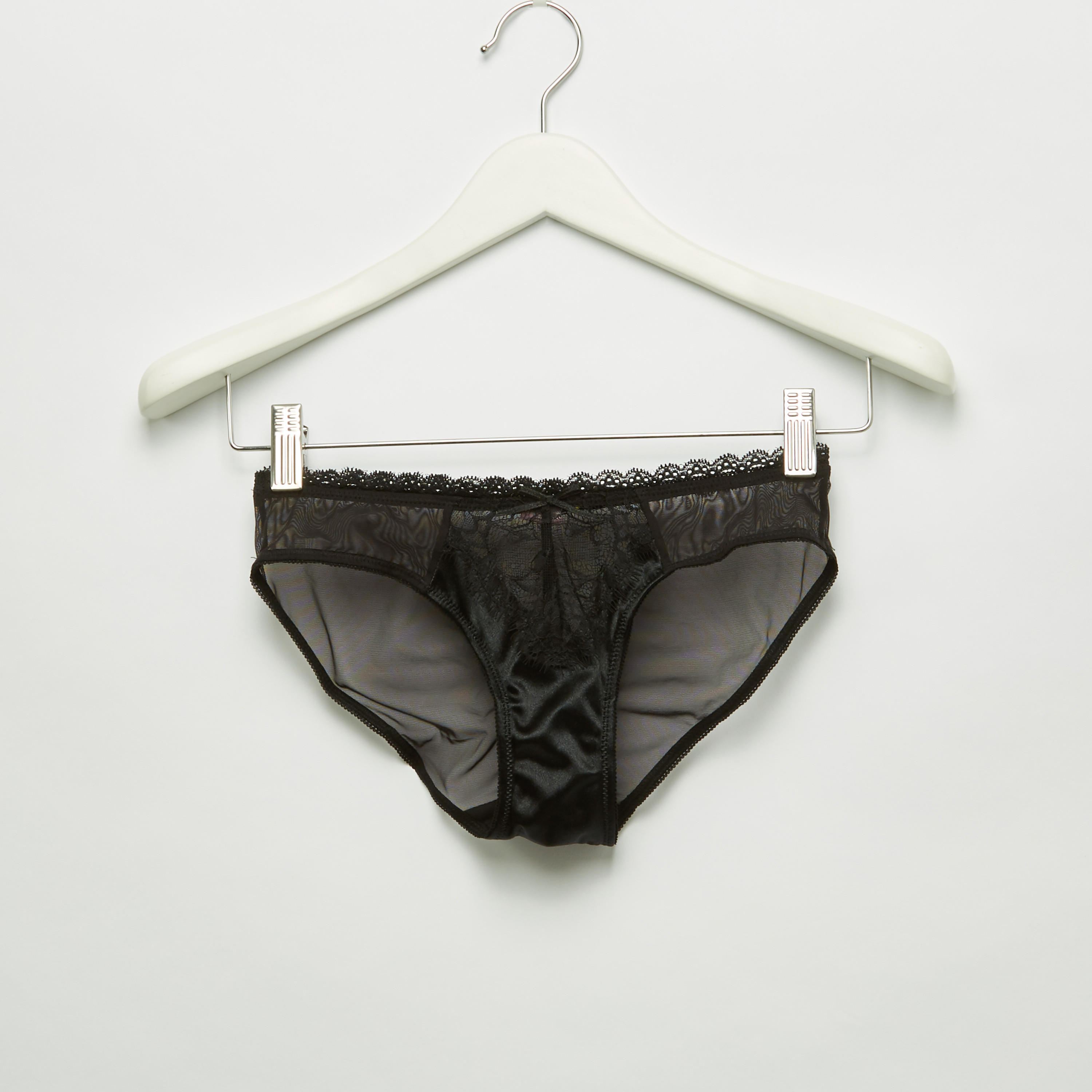 طقم سراويل بيكيني وصدريّة ديمي مبطّنة بتفاصيل دانتيل-women-clothing-lingerie-lingeriesets-image-9