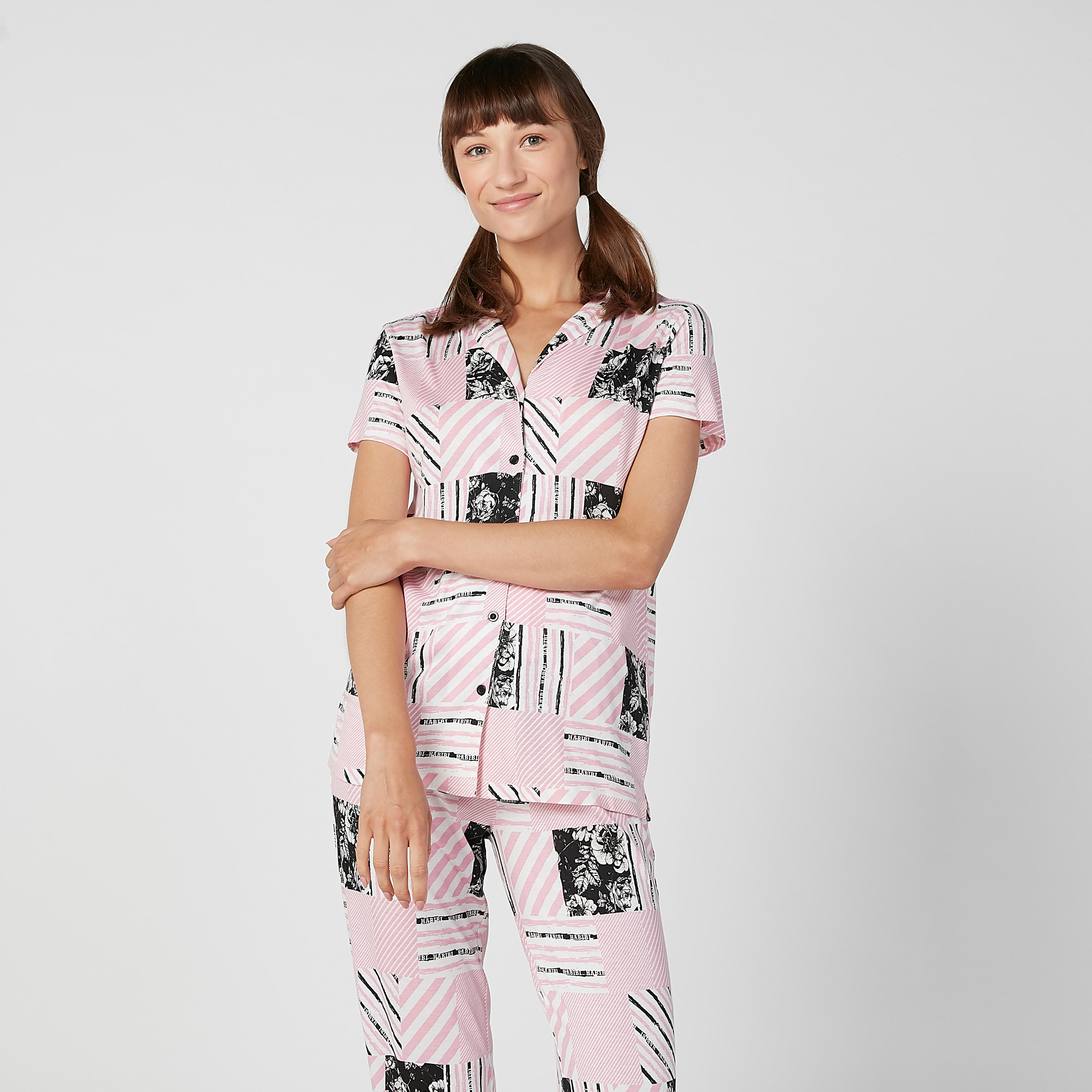 طقم بنطلون بيجاما وقميص بأكمام قصيرة وطبعات-women-clothing-nightwear-pyjamas-longsets-image-1