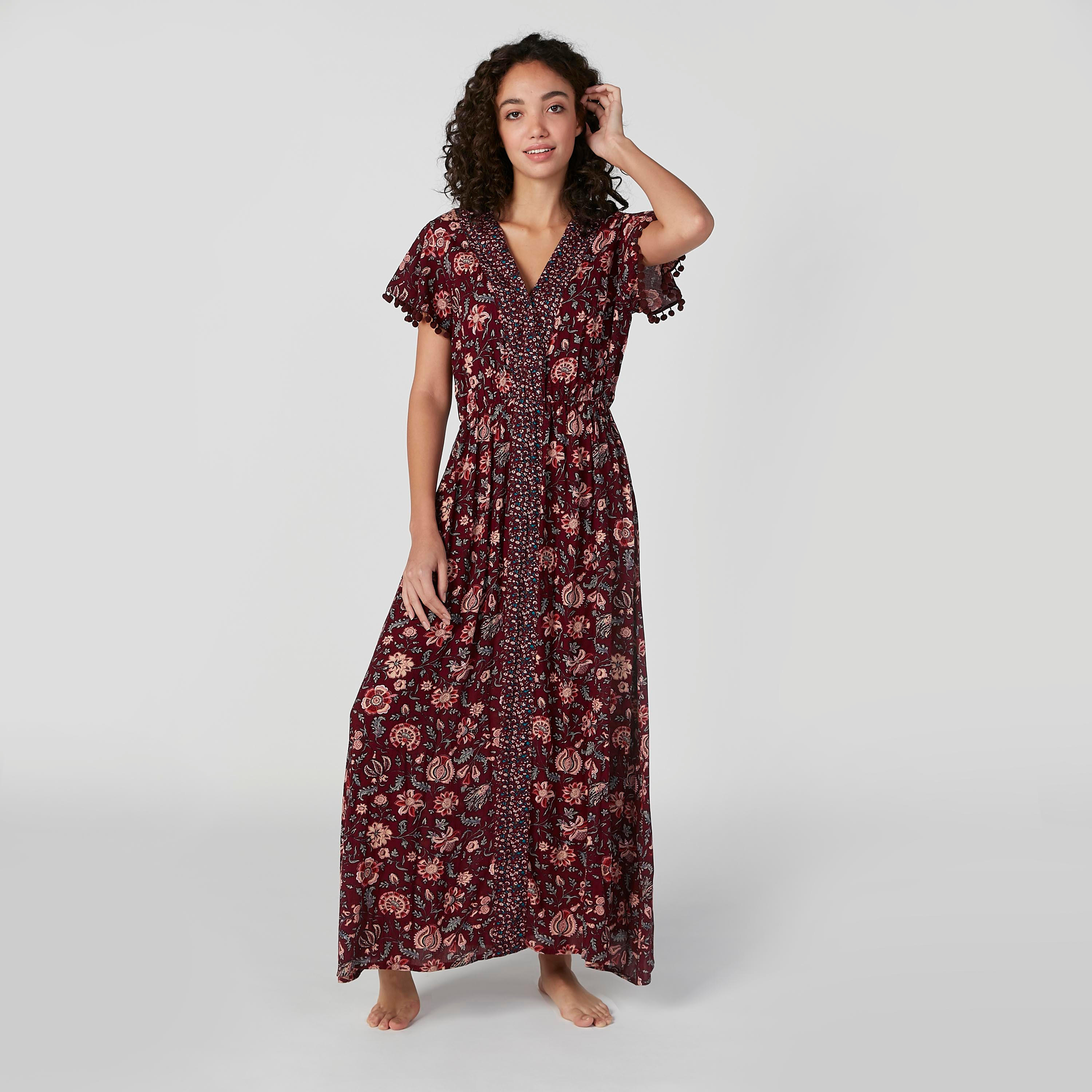 قميص نوم طويل بياقة V وأكمام قصيرة وطبعات-women-clothing-nightwear-nighties-image-1