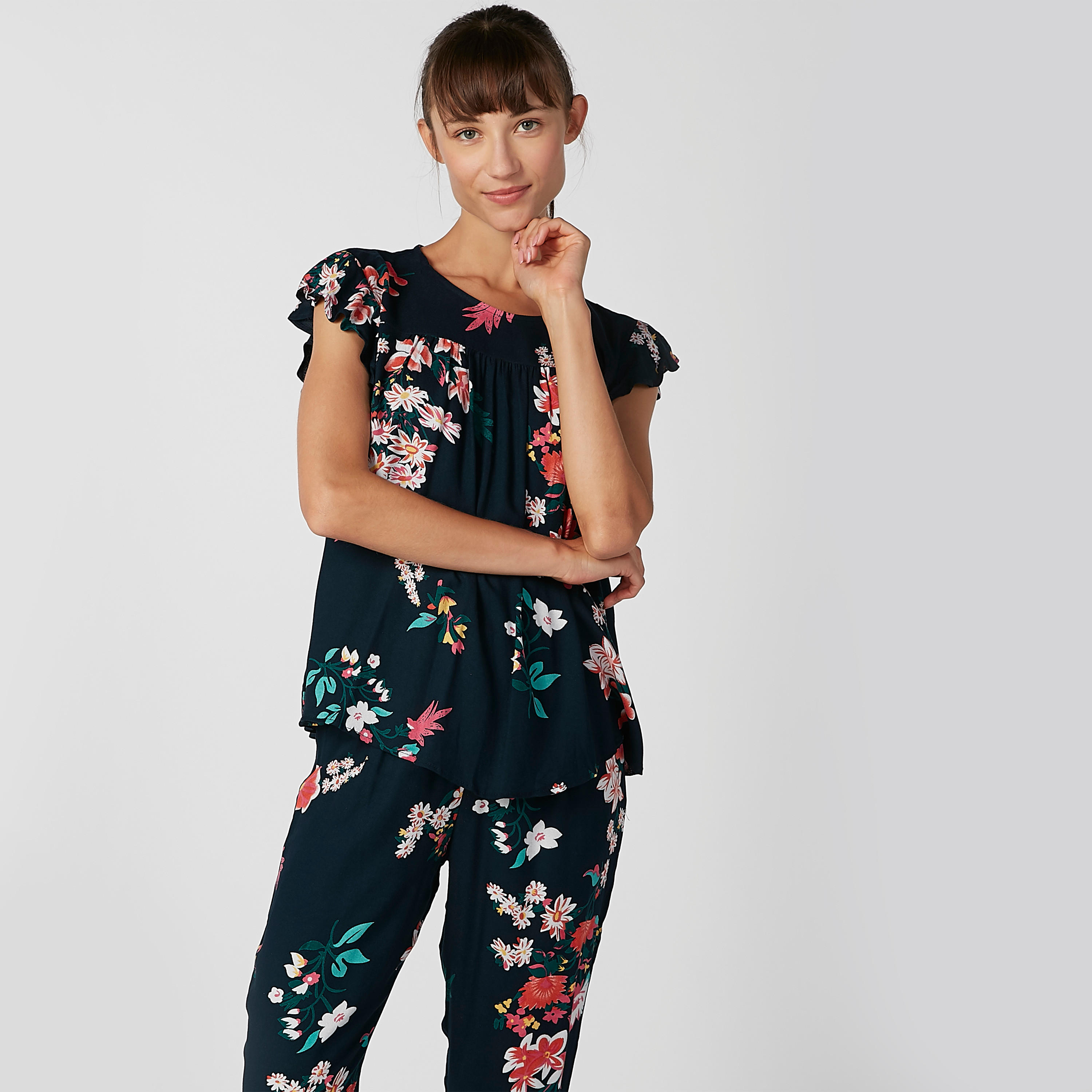 طقم بنطلون بيجاما وبلوزة بأكمام كاب وطبعات-women-clothing-nightwear-pyjamas-longsets-image-3