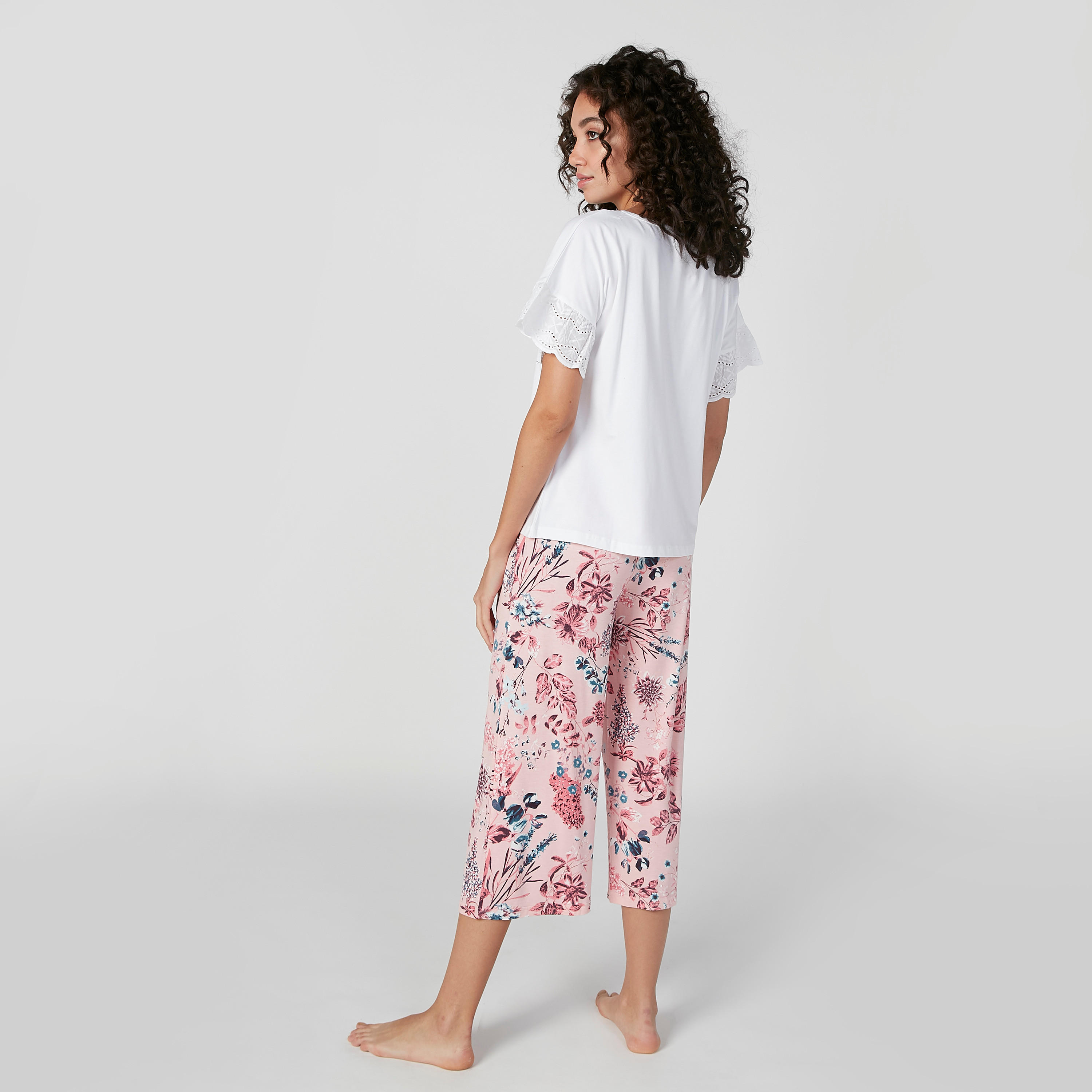 طقم بنطلون بيجاما 3/4 وتيشيرت بياقة مستديرة وطبعات-women-clothing-nightwear-pyjamas-longsets-image-2