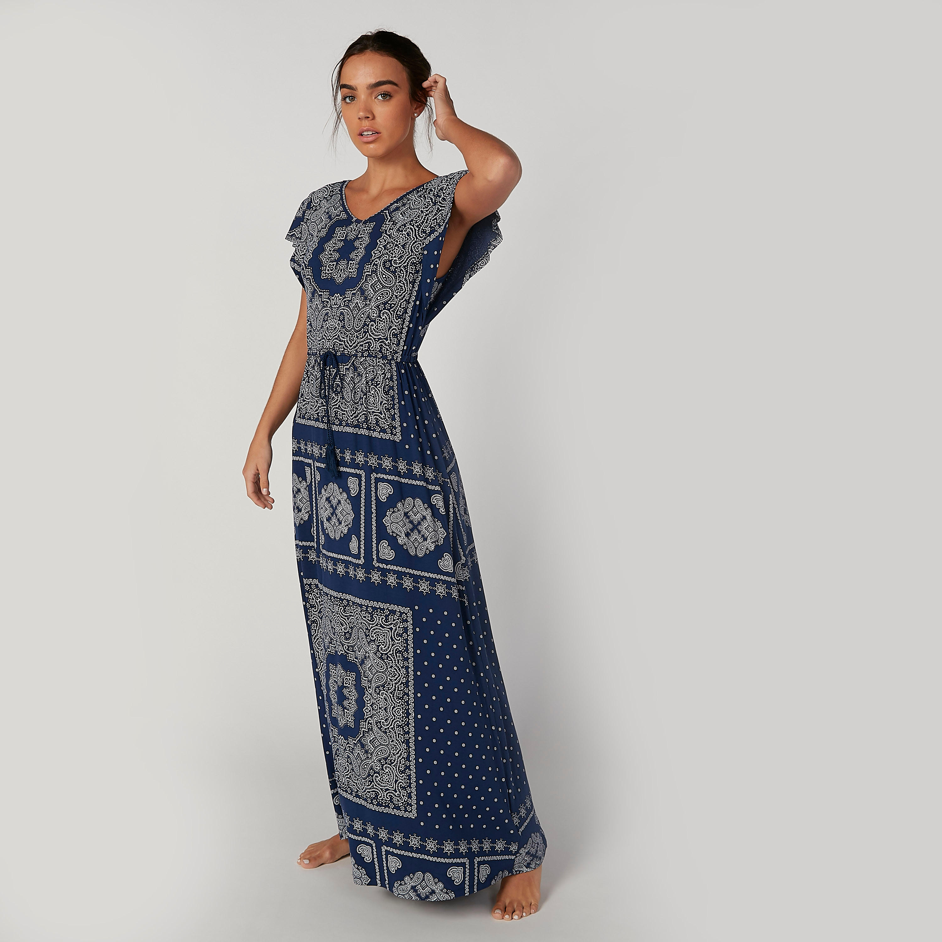 قميص نوم طويل بياقة V وأربطة وطبعات-women-clothing-nightwear-nighties-image-1