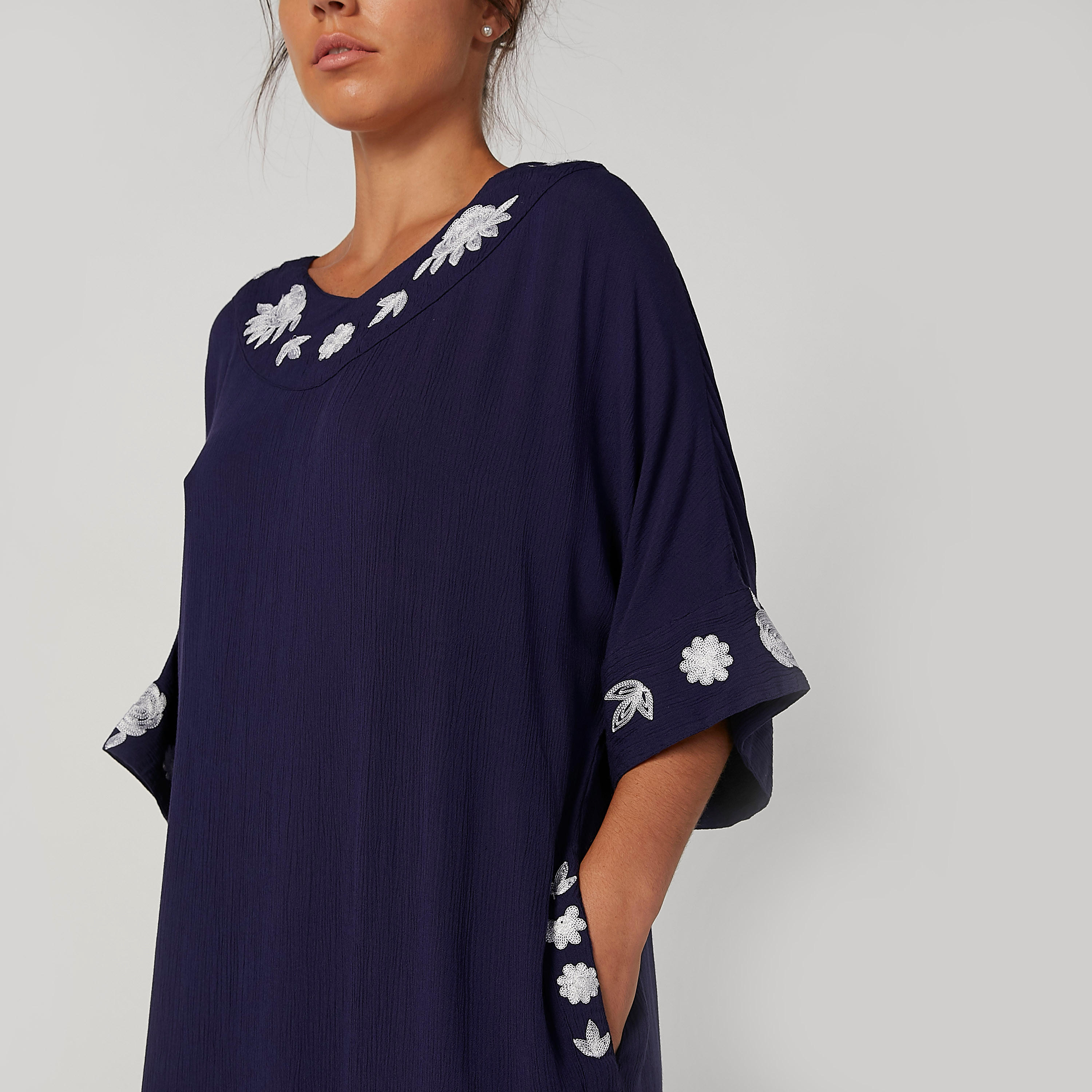 قميص نوم طويل سادة بياقة V وأكمام متصلة-women-clothing-nightwear-nighties-image-4