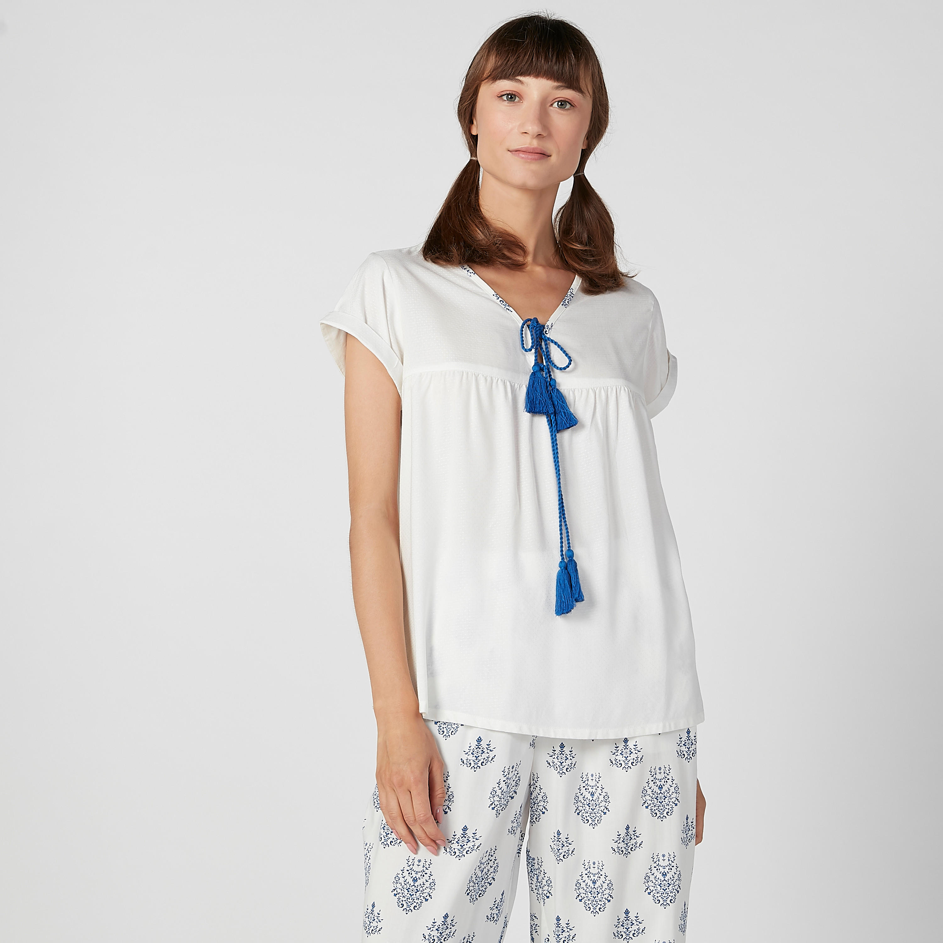 طقم بنطلون بيجاما وبلوزة بياقة V وطبعات-women-clothing-nightwear-pyjamas-longsets-image-2