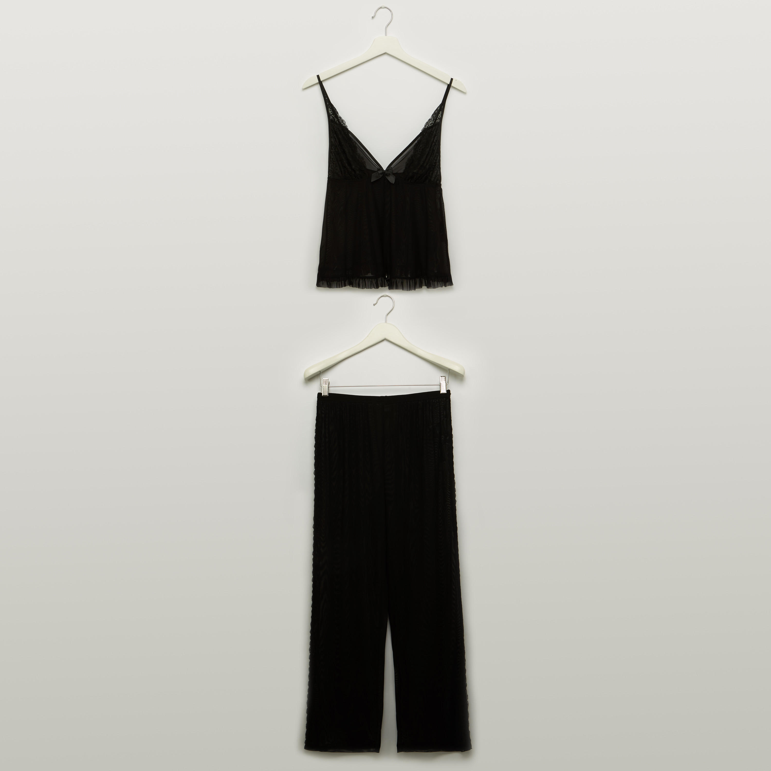 طقم بنطال بيجاما طويل وبلوزة دون أكمام وتفاصيل دانتيل-women-clothing-nightwear-pyjamas-longsets-image-7