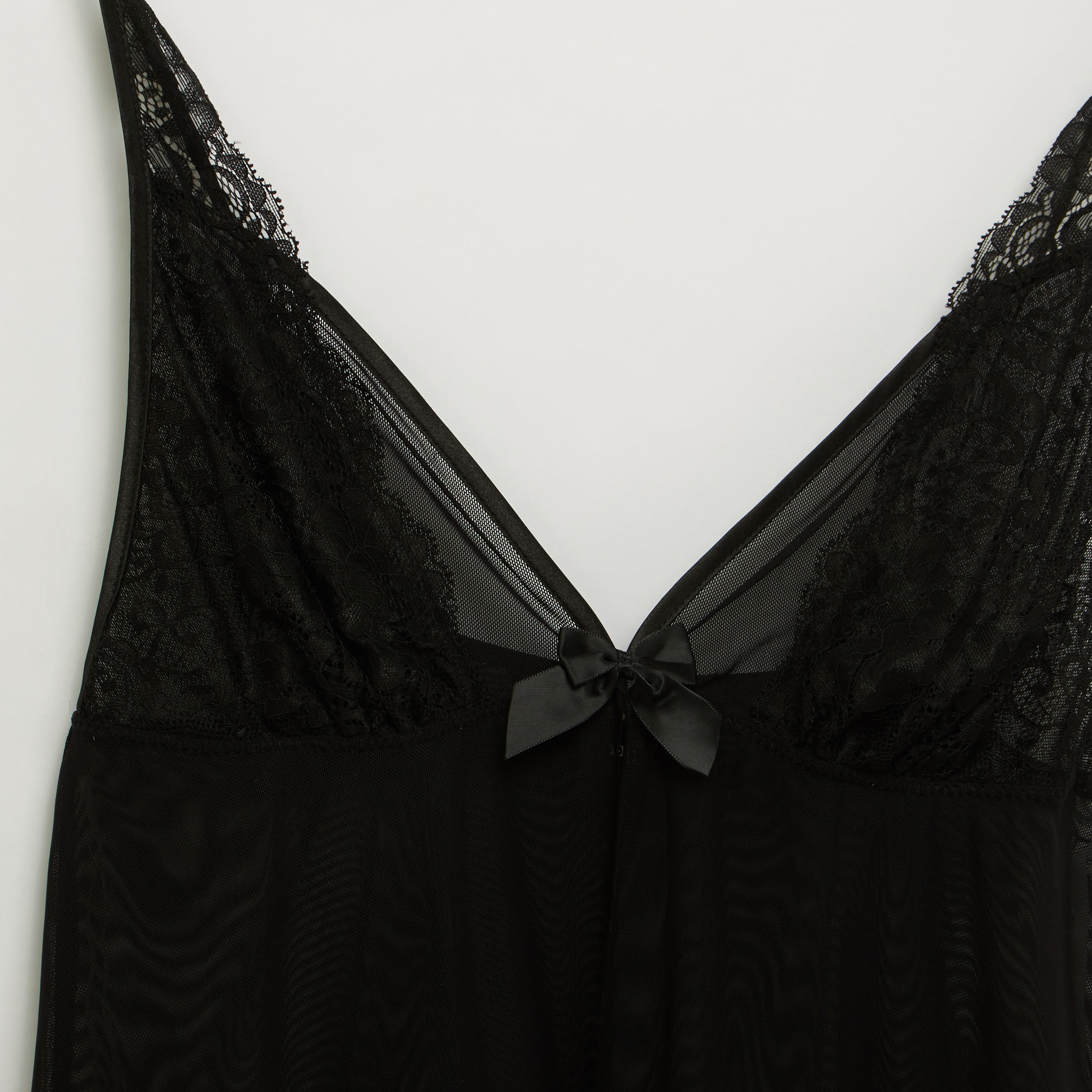 طقم بنطال بيجاما طويل وبلوزة دون أكمام وتفاصيل دانتيل-women-clothing-nightwear-pyjamas-longsets-image-5