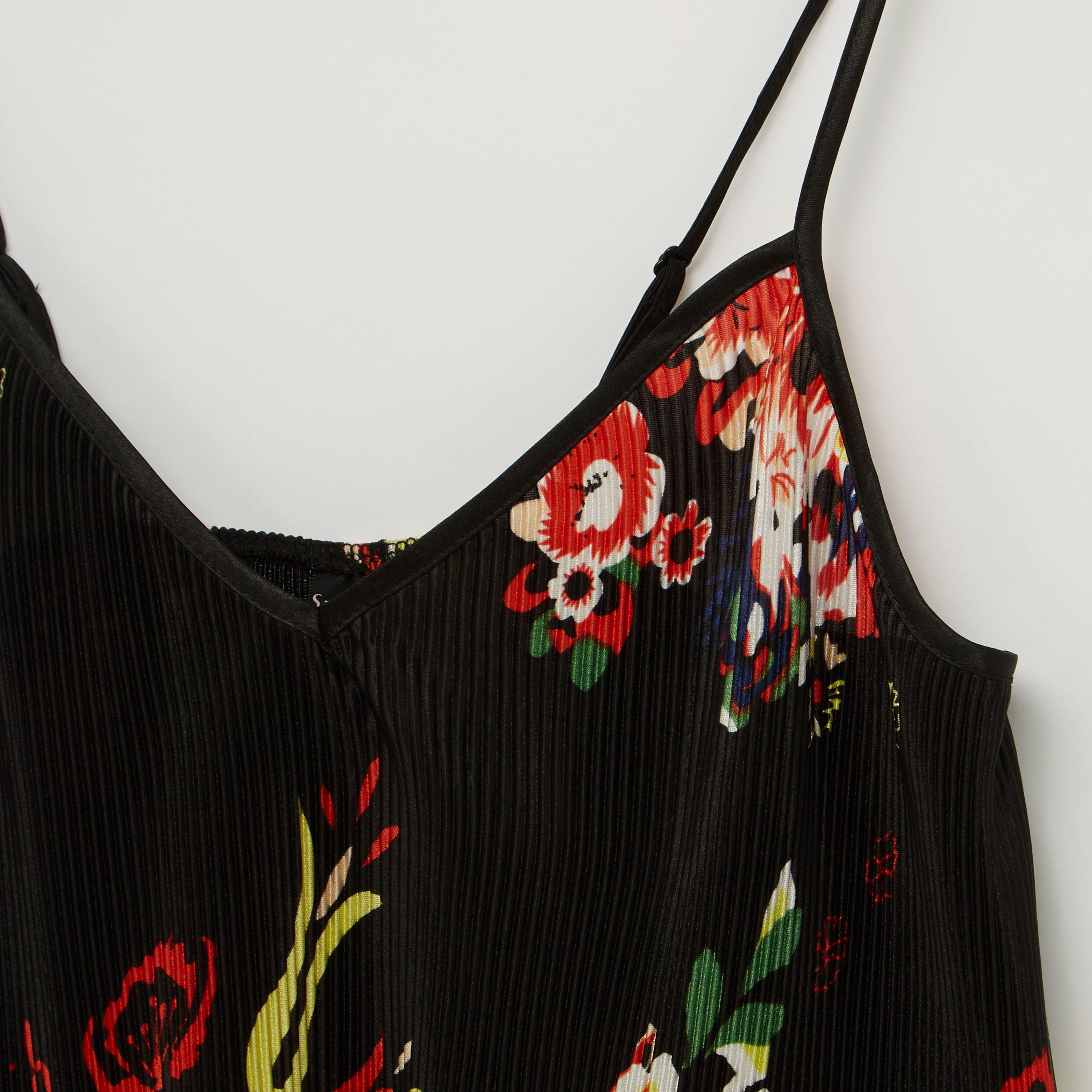 Printed Sleeveless V-neck Top with Shorts-women-clothing-nightwear-pyjamas-longsets-image-3