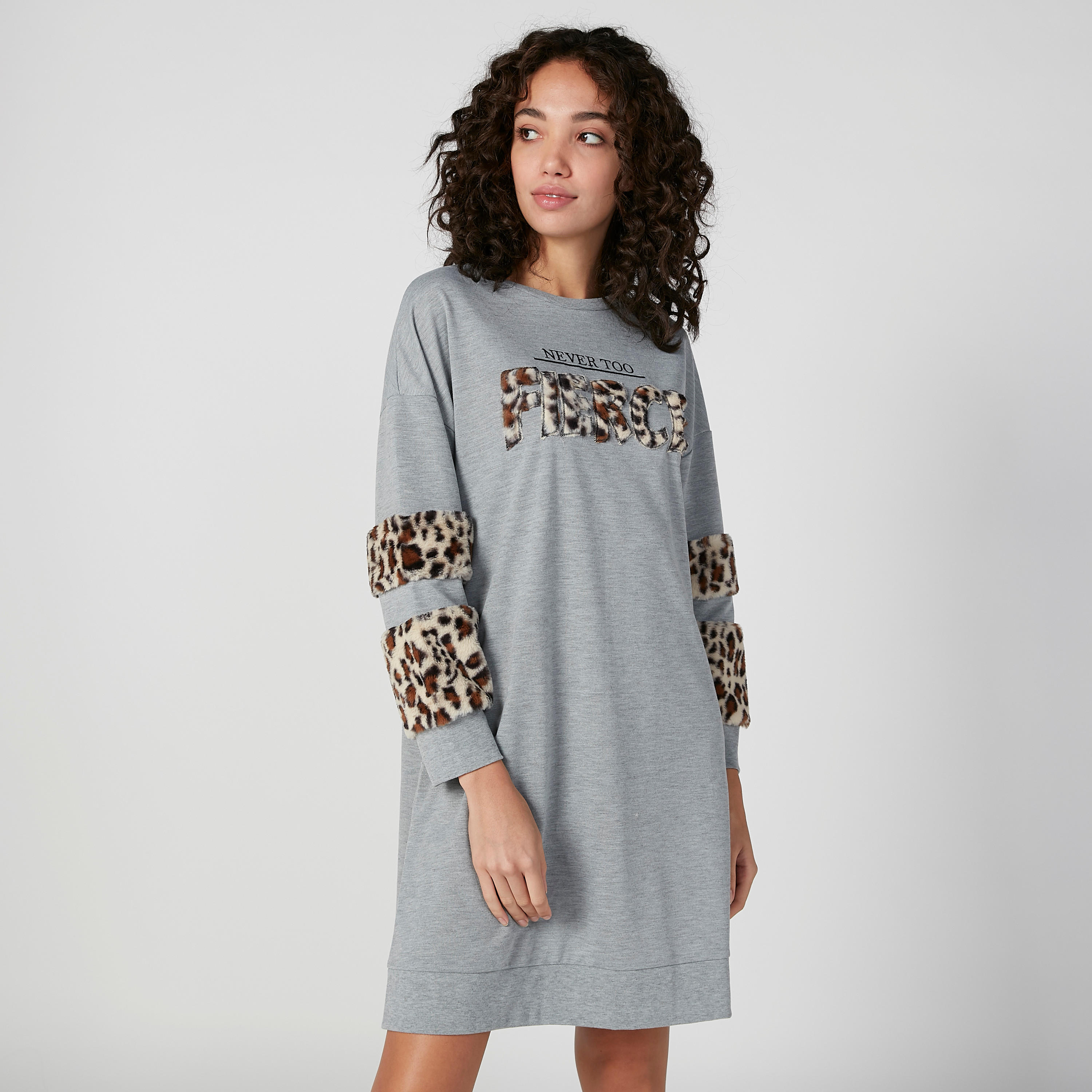قميص نوم بارز الملمس بياقة مستديرة وأكمام طويلة-women-clothing-nightwear-nighties-image-1