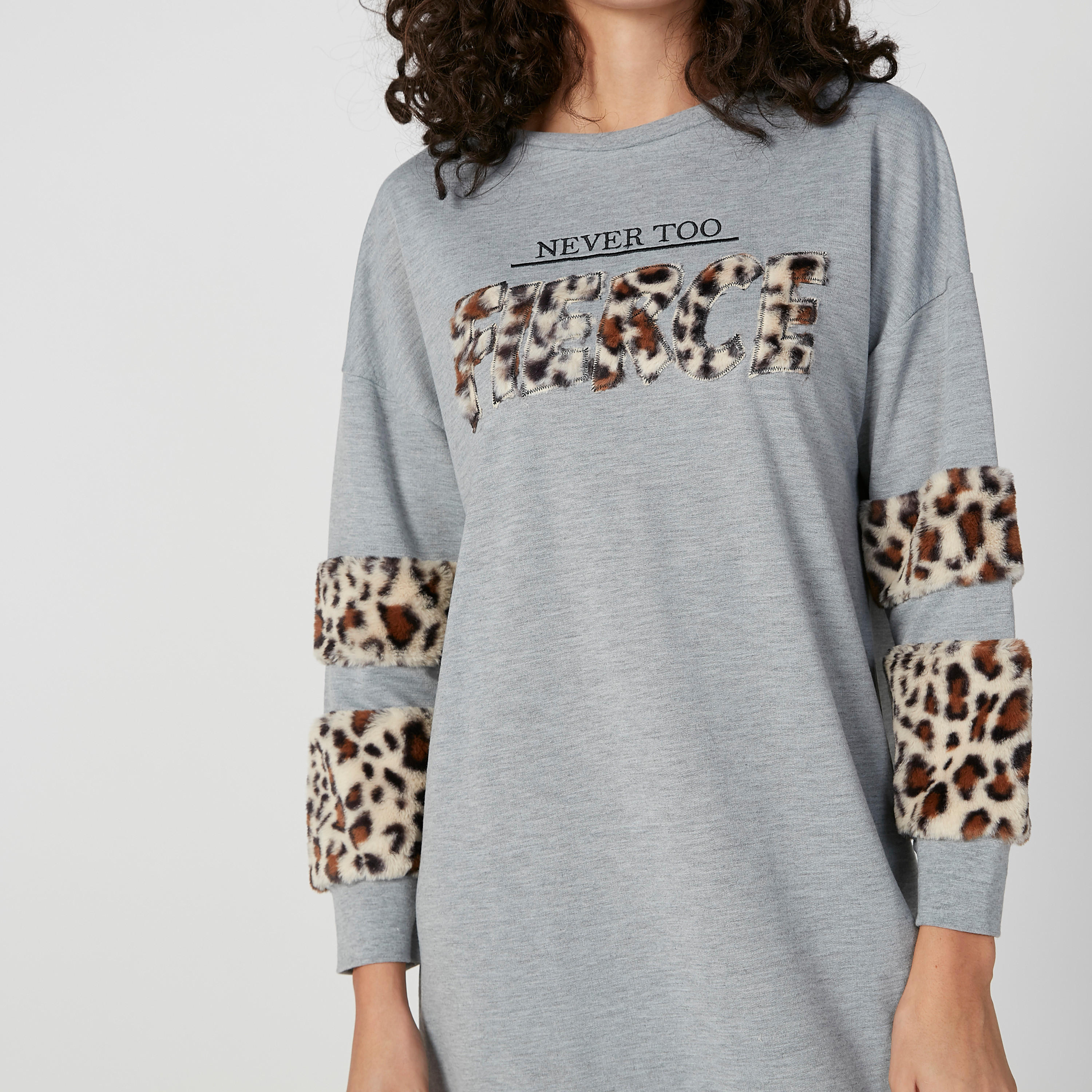 قميص نوم بارز الملمس بياقة مستديرة وأكمام طويلة-women-clothing-nightwear-nighties-image-2