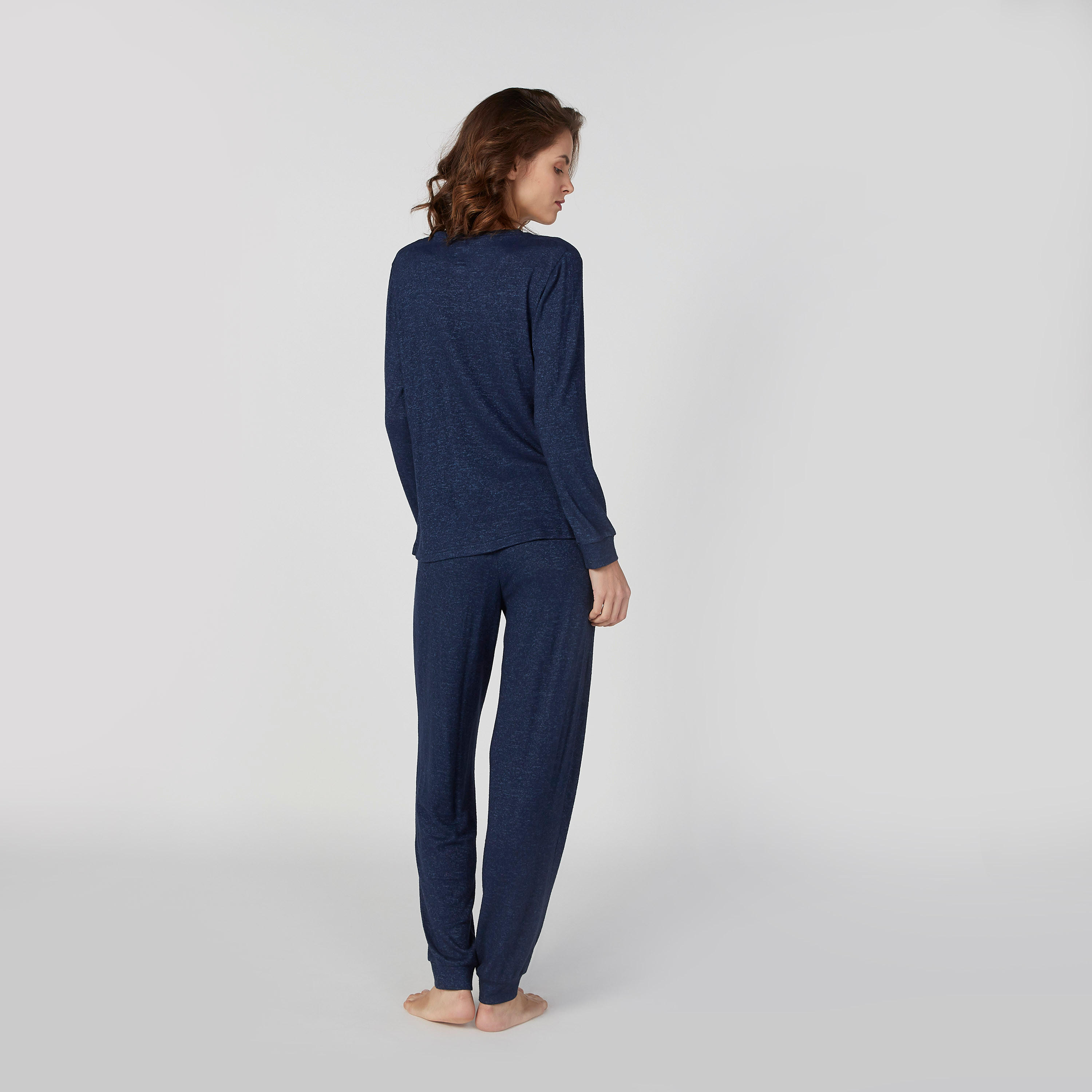 طقم تيشيرت بأكمام طويلة وطبعات وبنطلون رياضي طويل-women-clothing-nightwear-pyjamas-longsets-image-3