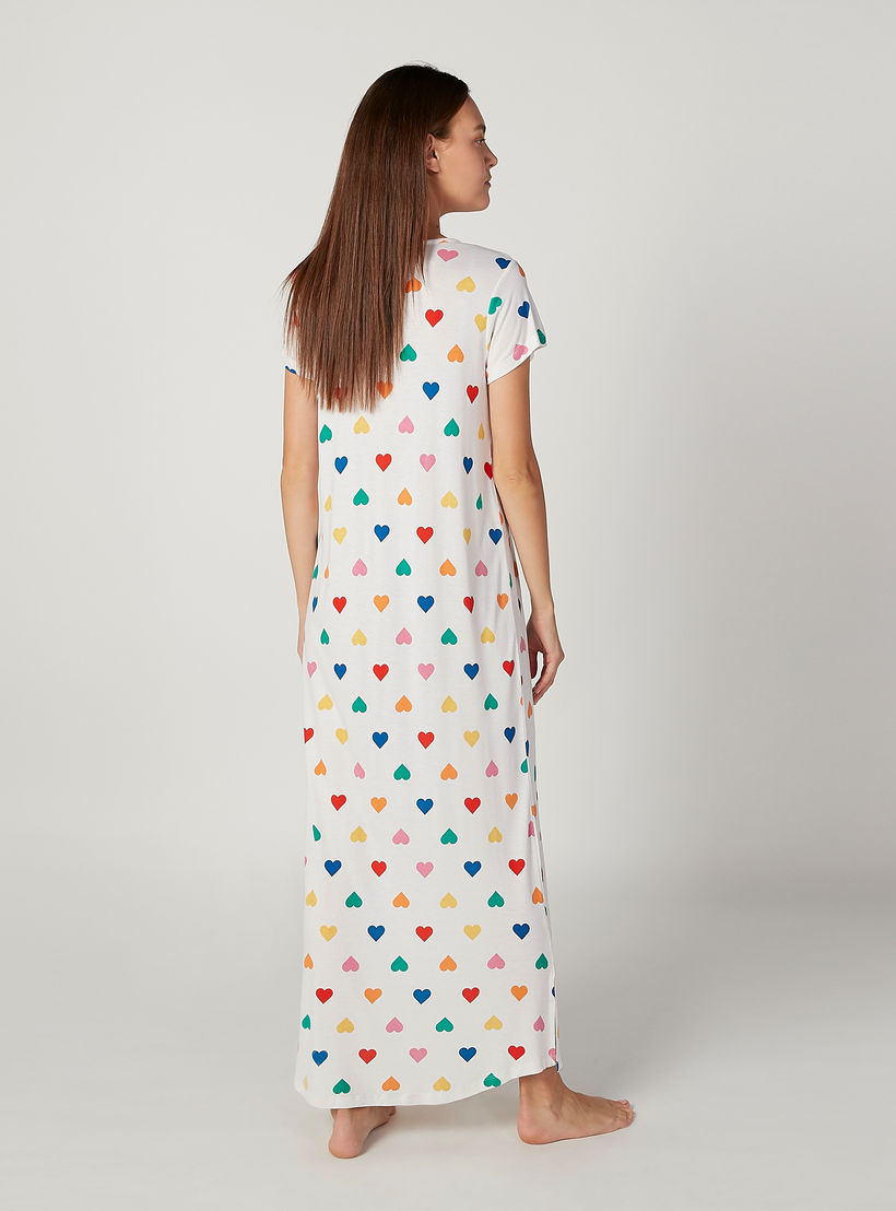 قميص نوم طويل بياقة مستديرة وأكمام قصيرة وطبعات-women-clothing-nightwear-nighties-image-2