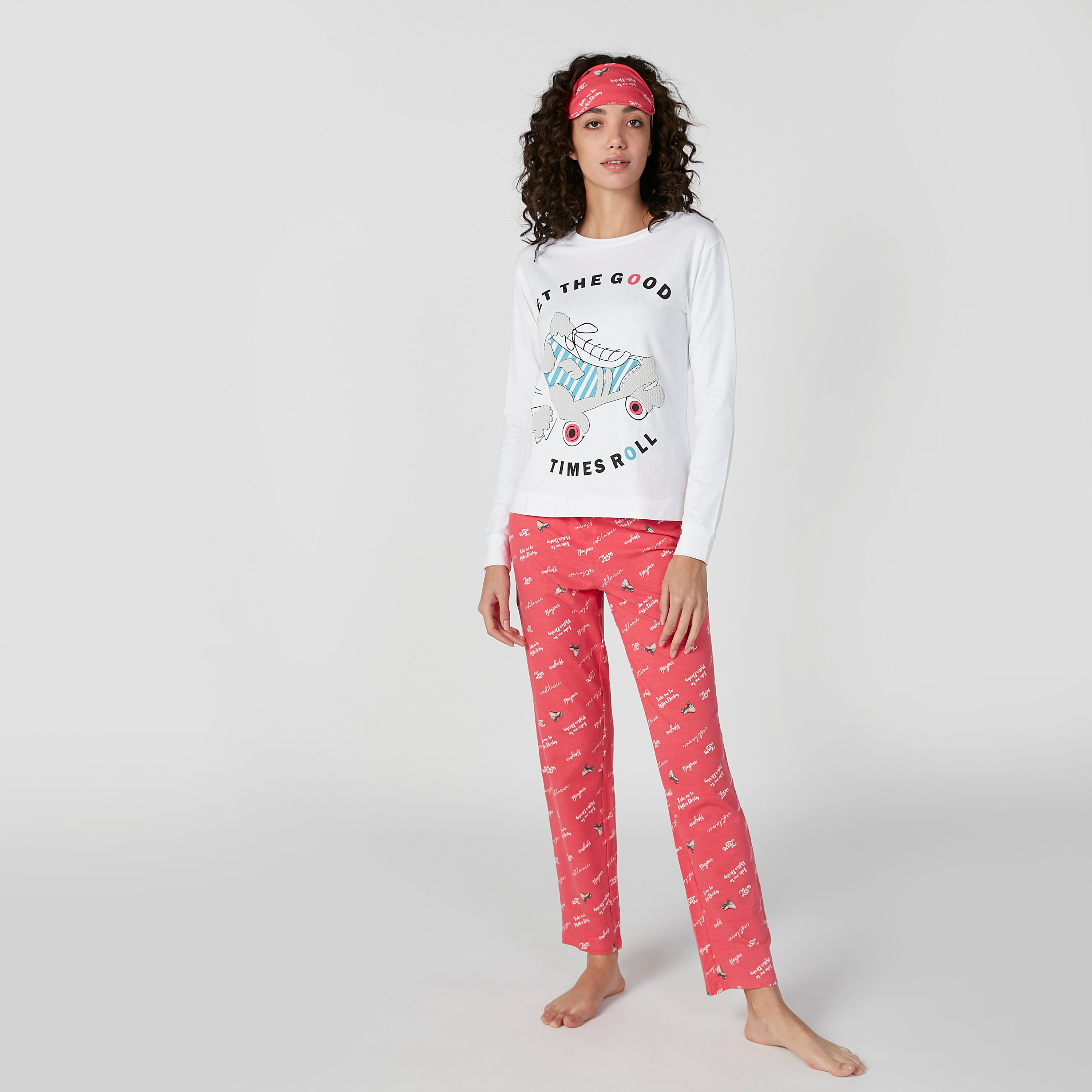 طقم بنطلون بيجاما وتيشيرت بياقة مستديرة وطبعات-women-clothing-nightwear-pyjamas-longsets-image-1