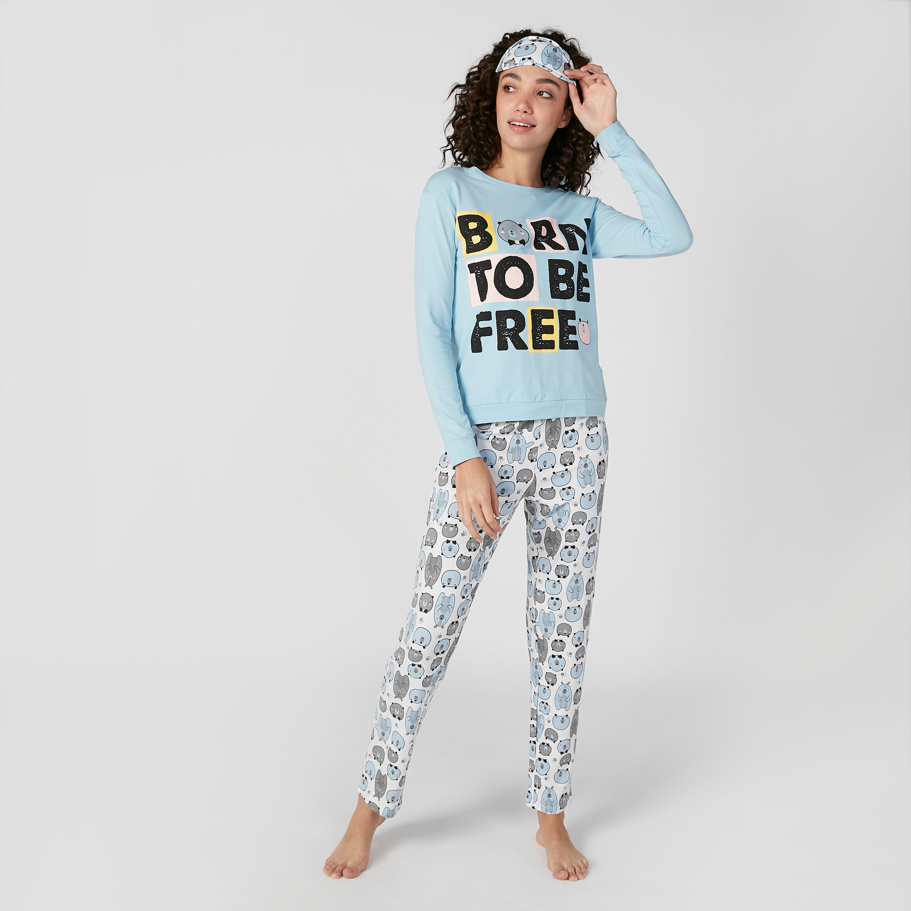 طقم بنطلون بيجاما وتيشيرت بياقة مستديرة وطبعات-women-clothing-nightwear-pyjamas-longsets-image-1