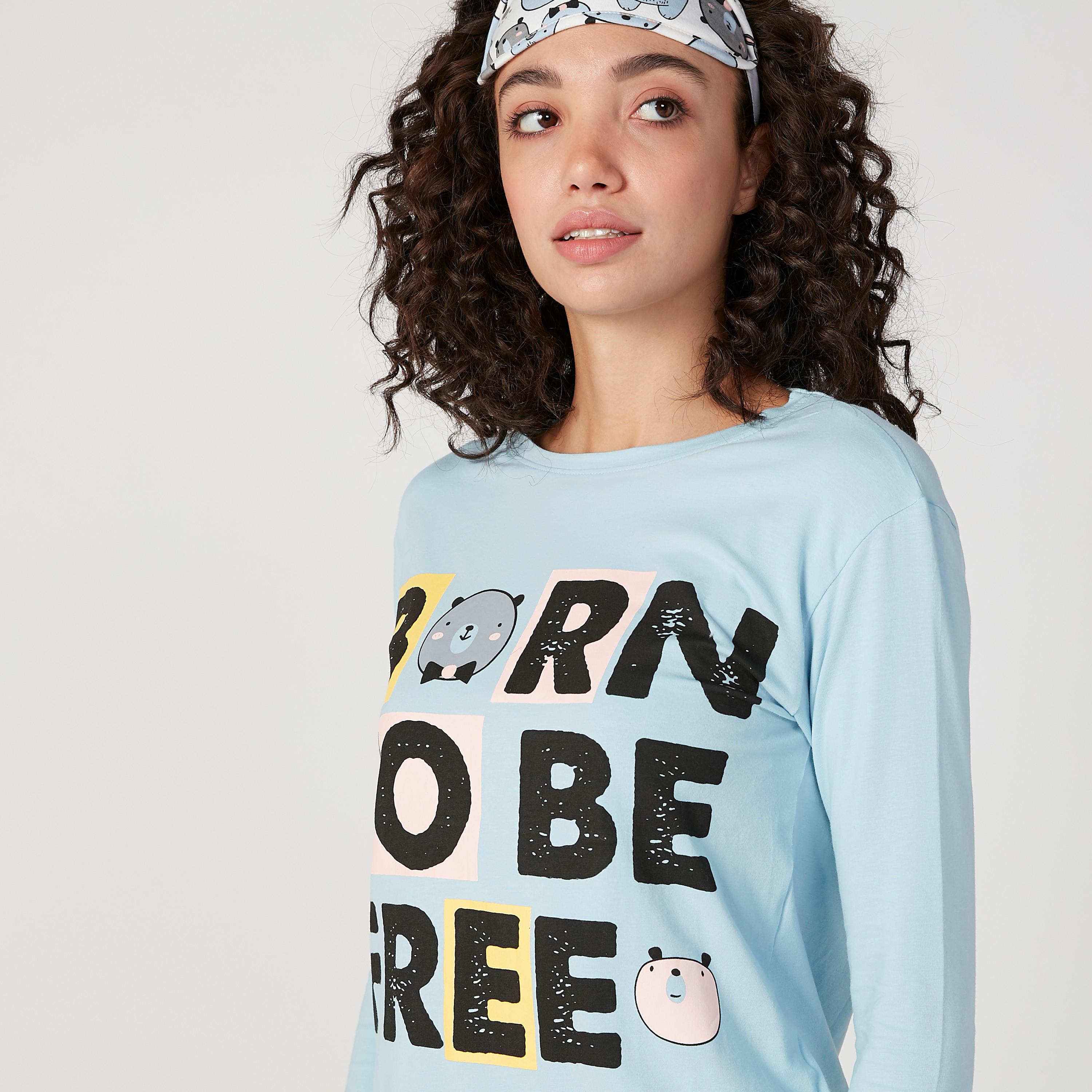 طقم بنطلون بيجاما وتيشيرت بياقة مستديرة وطبعات-women-clothing-nightwear-pyjamas-longsets-image-3