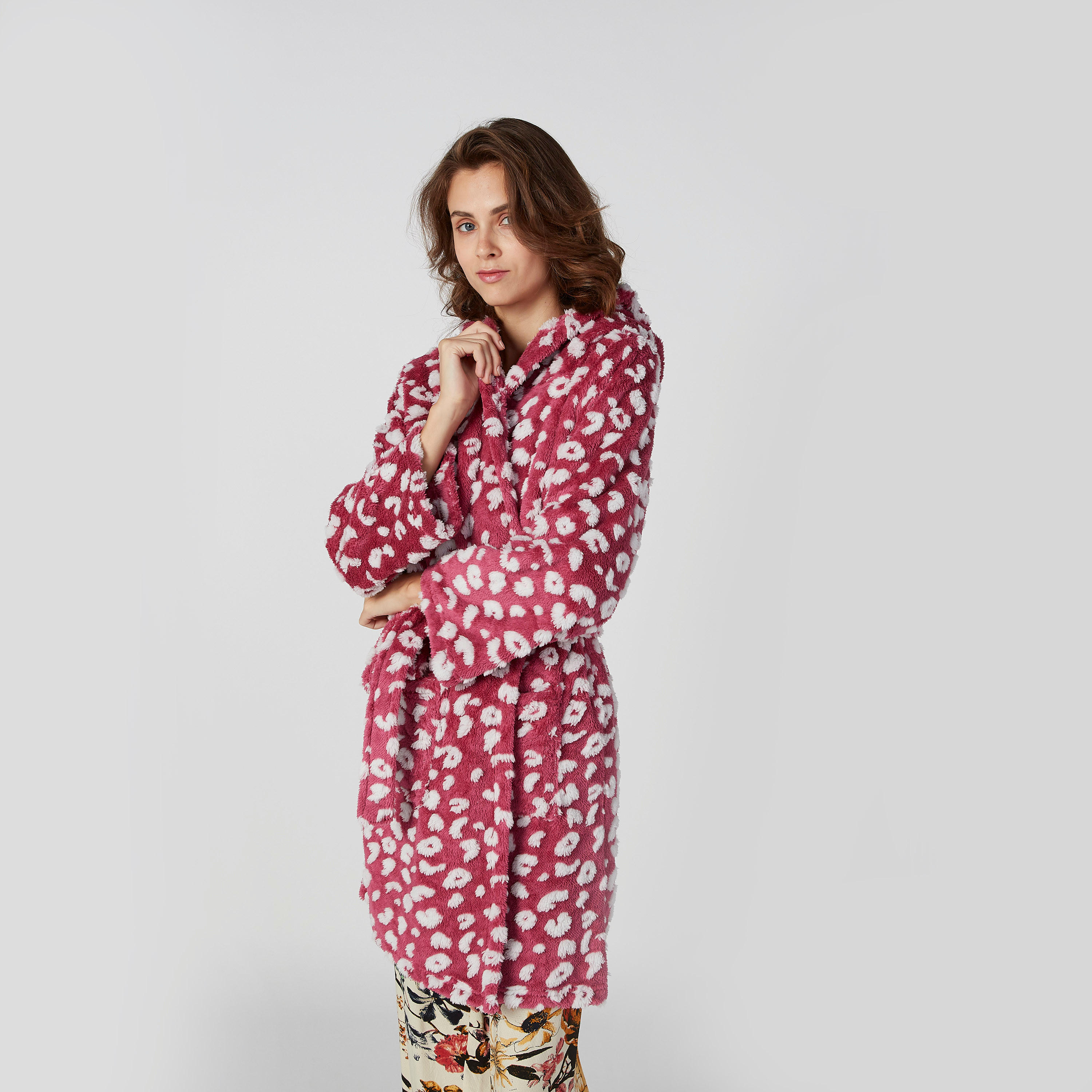 روب بطبعات وأكمام طويلة وأربطة-women-clothing-nightwear-robes-image-1
