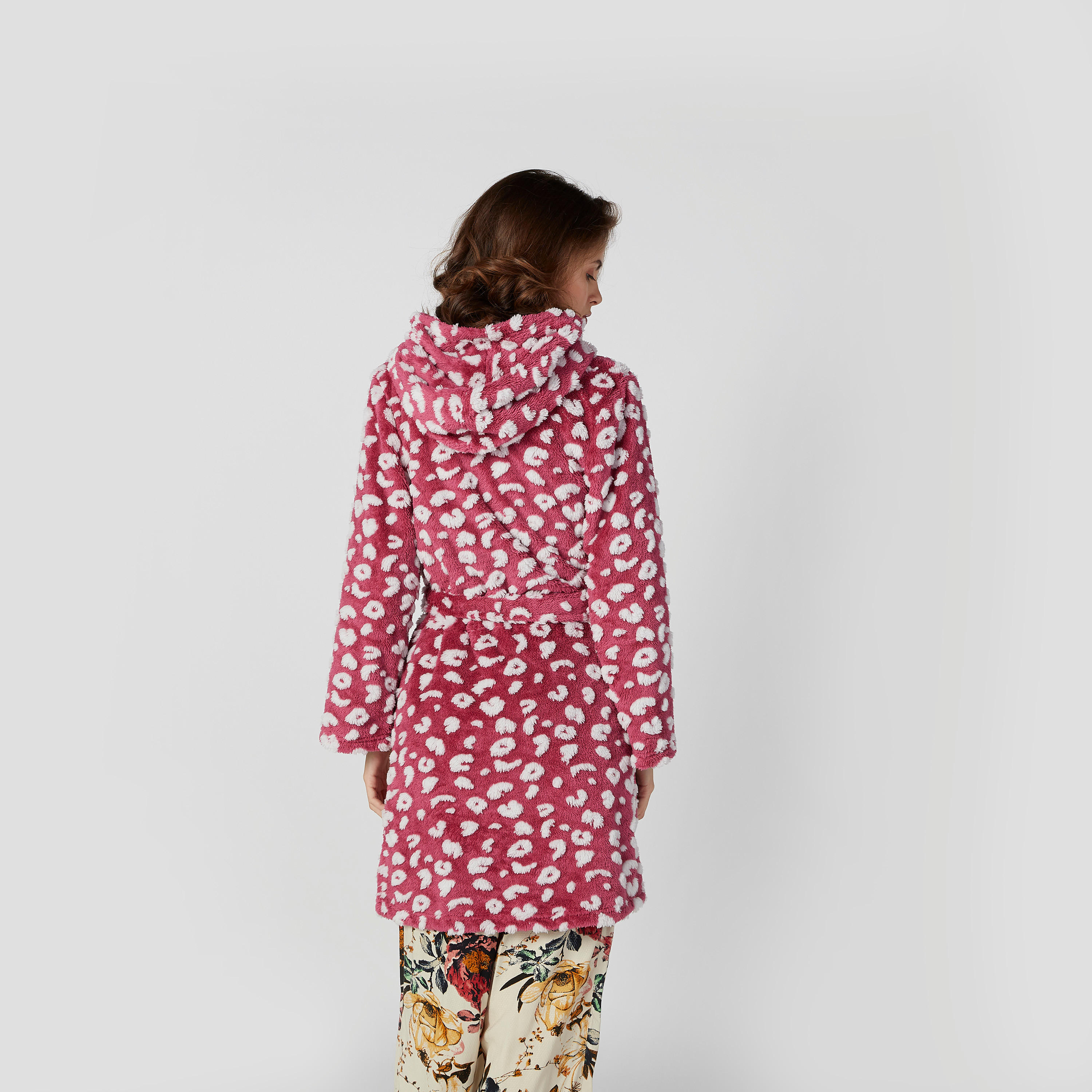 روب بطبعات وأكمام طويلة وأربطة-women-clothing-nightwear-robes-image-2