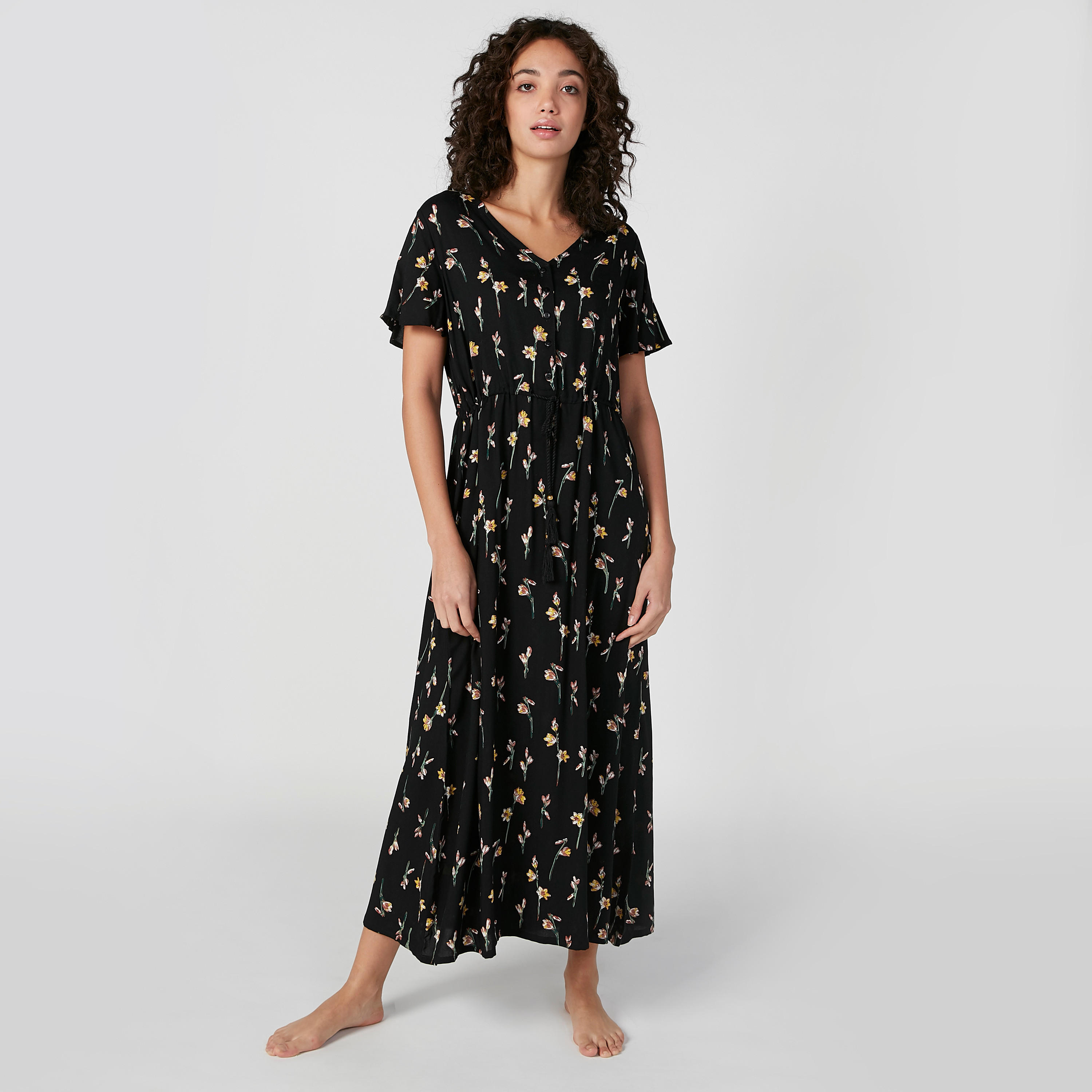 قميص نوم طويل بياقة V وأكمام قصيرة وطبعات-women-clothing-nightwear-nighties-image-1