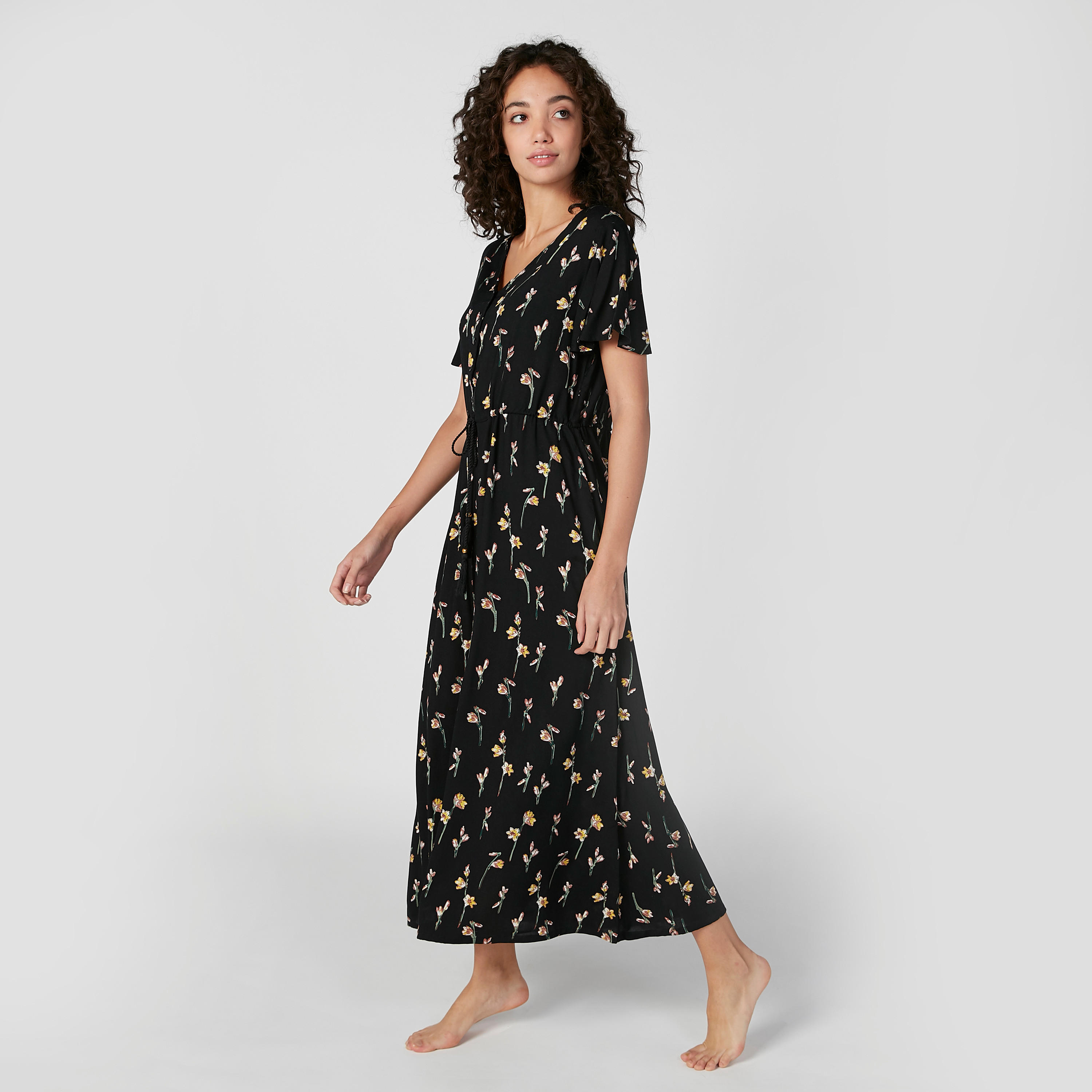 قميص نوم طويل بياقة V وأكمام قصيرة وطبعات-women-clothing-nightwear-nighties-image-4