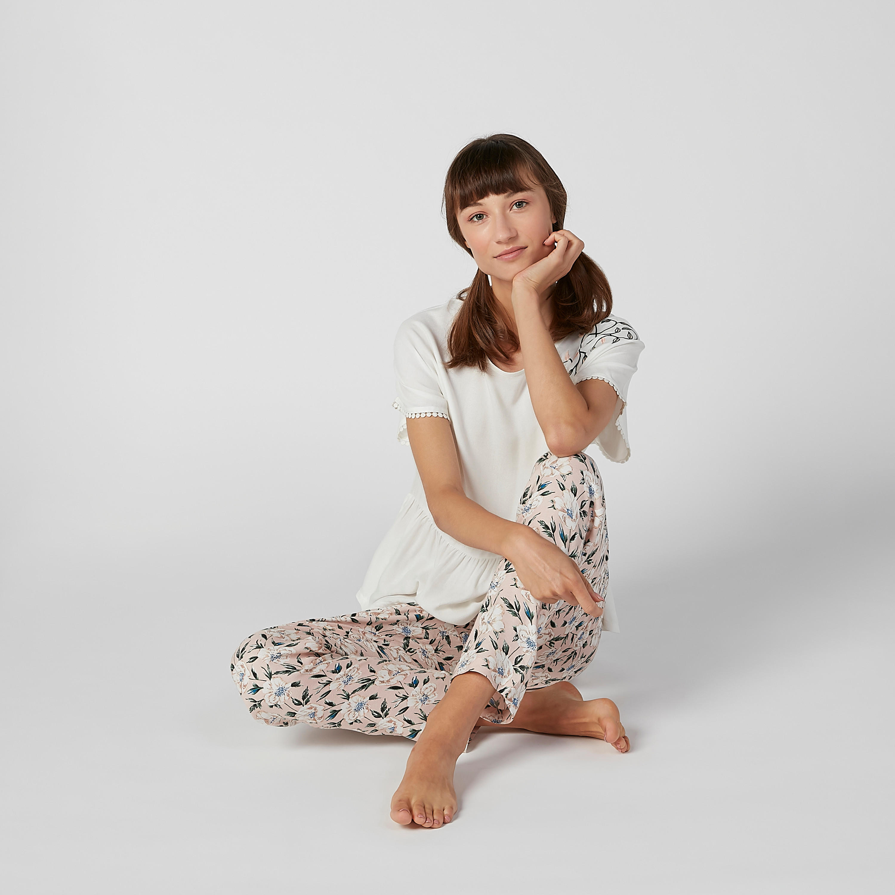 طقم بنطلون بيجاما وبلوزة بياقة قارب وطبعات-women-clothing-nightwear-pyjamas-longsets-image-5