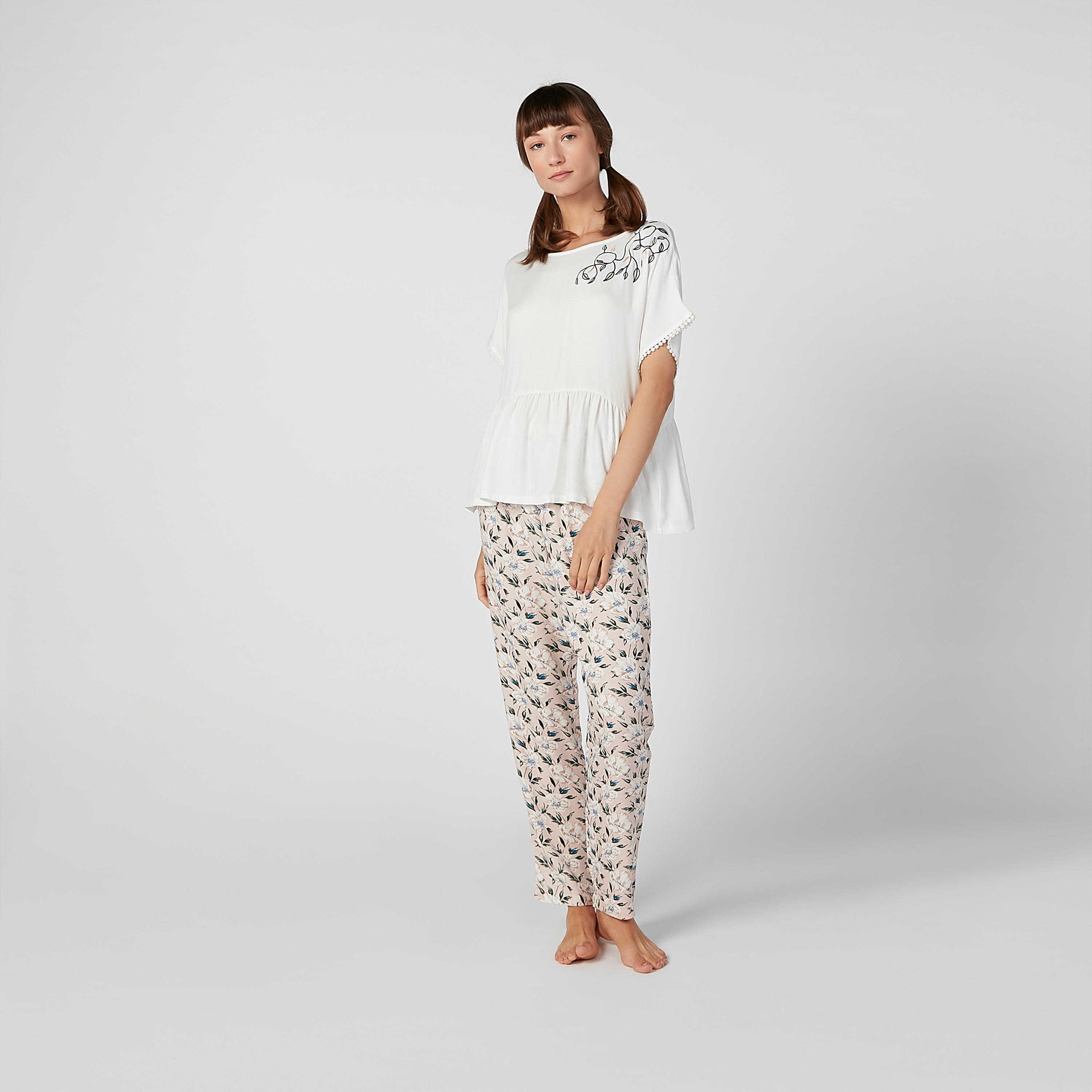 طقم بنطلون بيجاما وبلوزة بياقة قارب وطبعات-women-clothing-nightwear-pyjamas-longsets-image-4