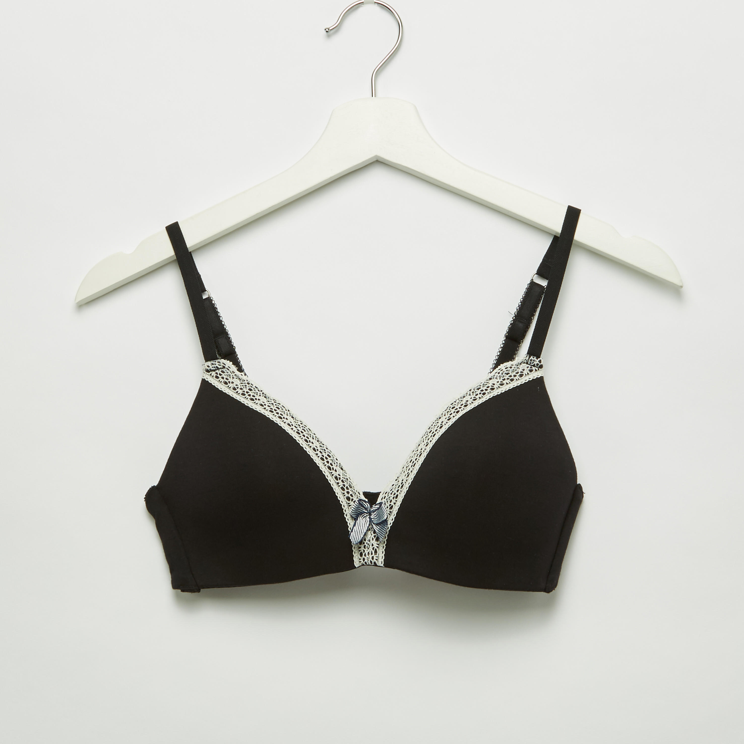 طقم سراويل داخلية وصدريّة مبطّنة بتفاصيل دانتيل-women-clothing-lingerie-lingeriesets-image-2