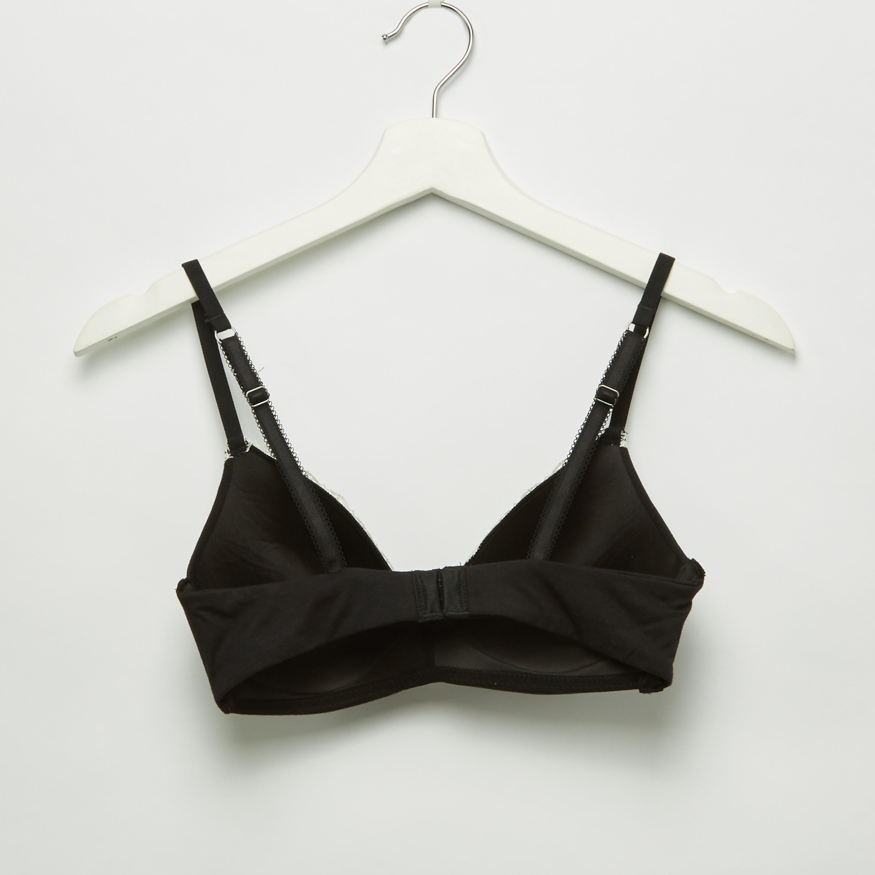 طقم سراويل داخلية وصدريّة مبطّنة بتفاصيل دانتيل-women-clothing-lingerie-lingeriesets-image-3