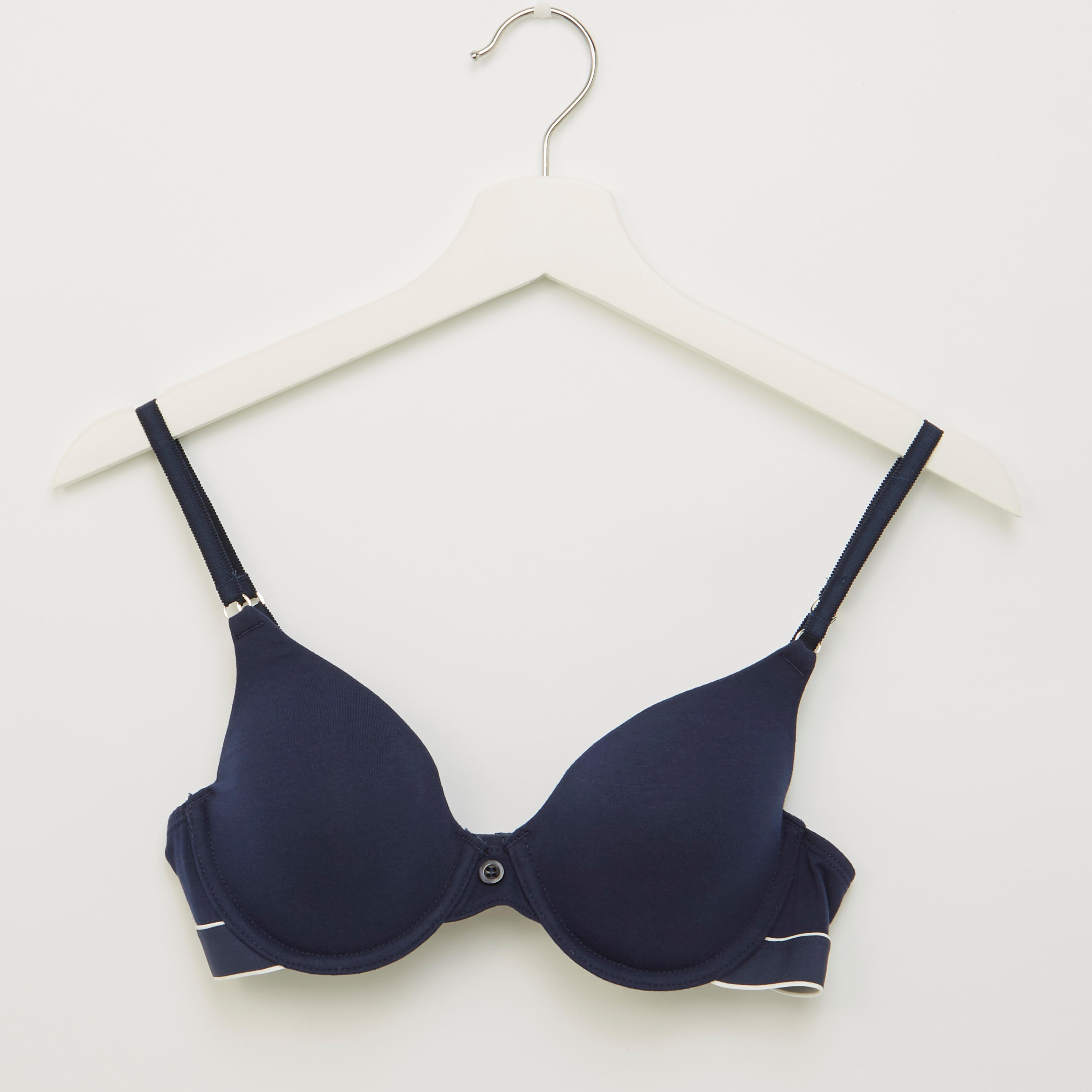 طقم سراويل داخلية بتفاصيل دانتيل وصدريّة سادة مبطّنة-women-clothing-lingerie-lingeriesets-image-2