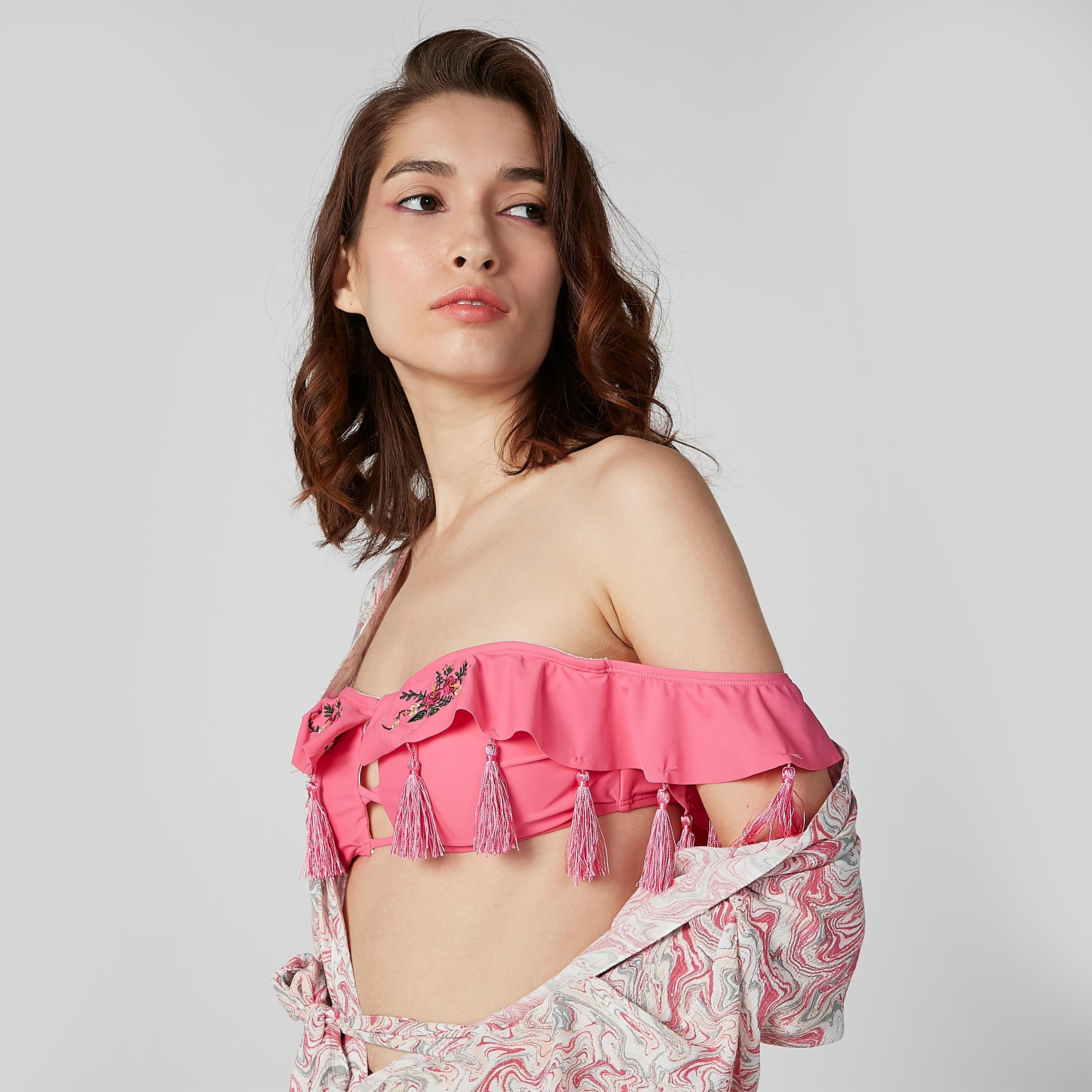 صدرية سباحة مطرّزة بمشبك إغلاق وشرّابات-women-clothing-swimandbeach-bikinis-image-5