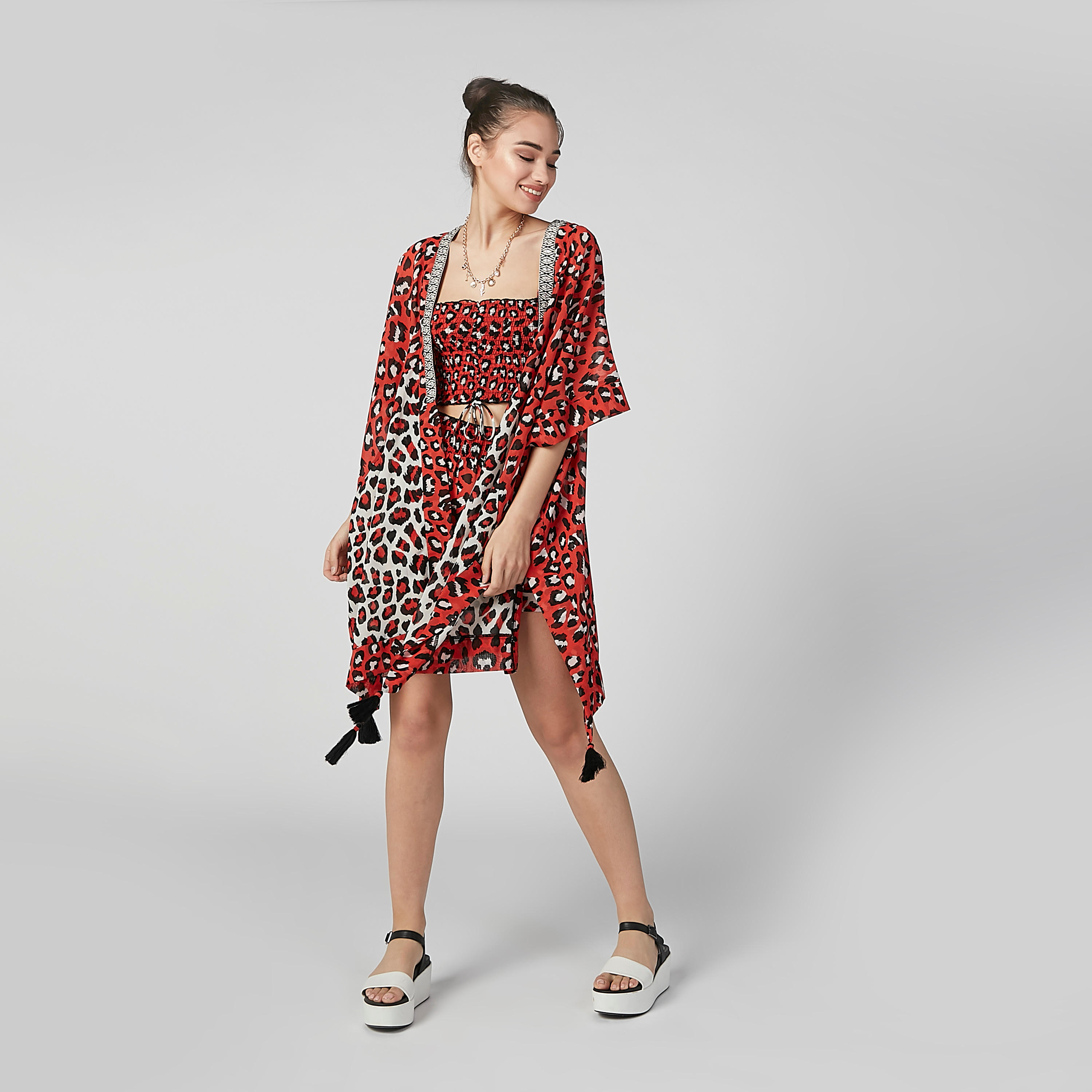 بلوزة ضيّقة بحمّالات ودرزات وطبعات-women-clothing-shirtsandblouses-blouses-image-4