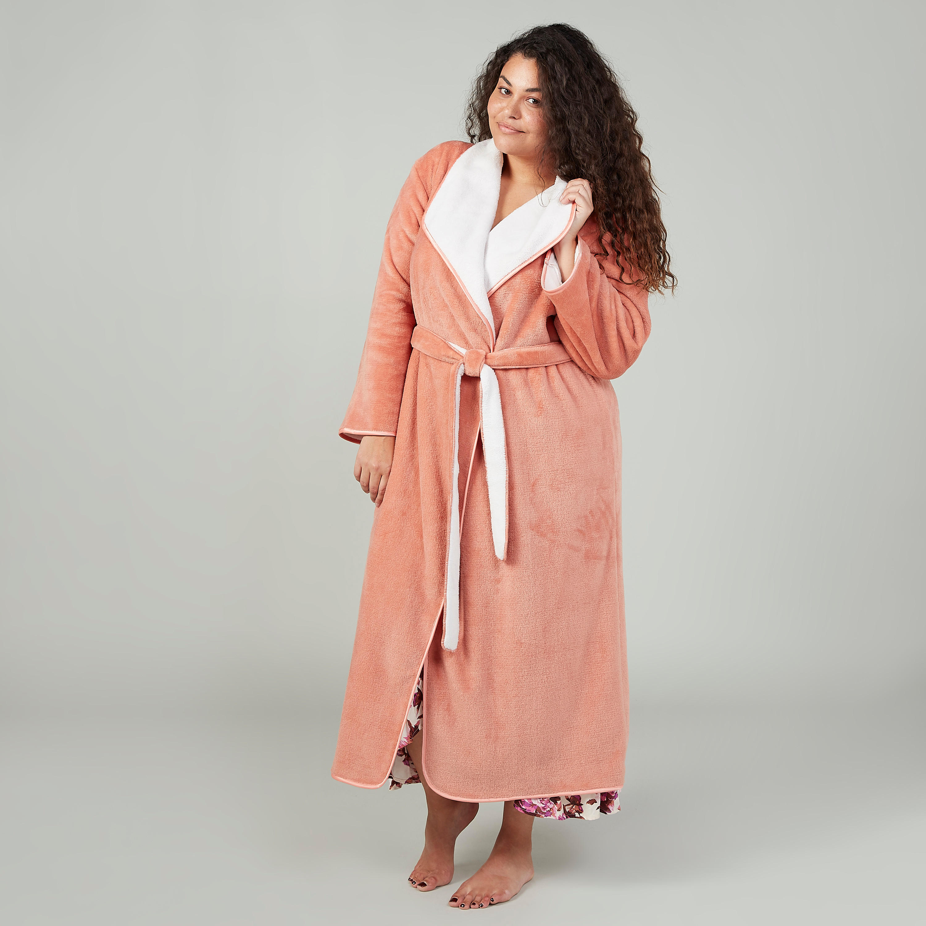 روب حمام بأكمام طويلة وملمس بارز-women-clothing-nightwear-robes-image-1