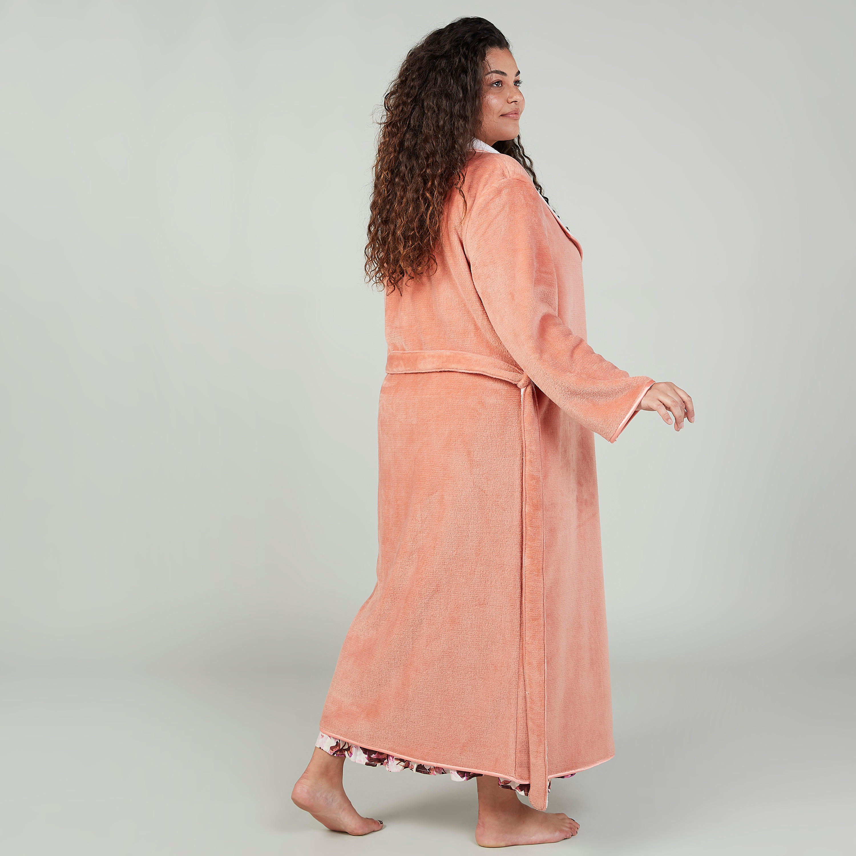 روب حمام بأكمام طويلة وملمس بارز-women-clothing-nightwear-robes-image-3