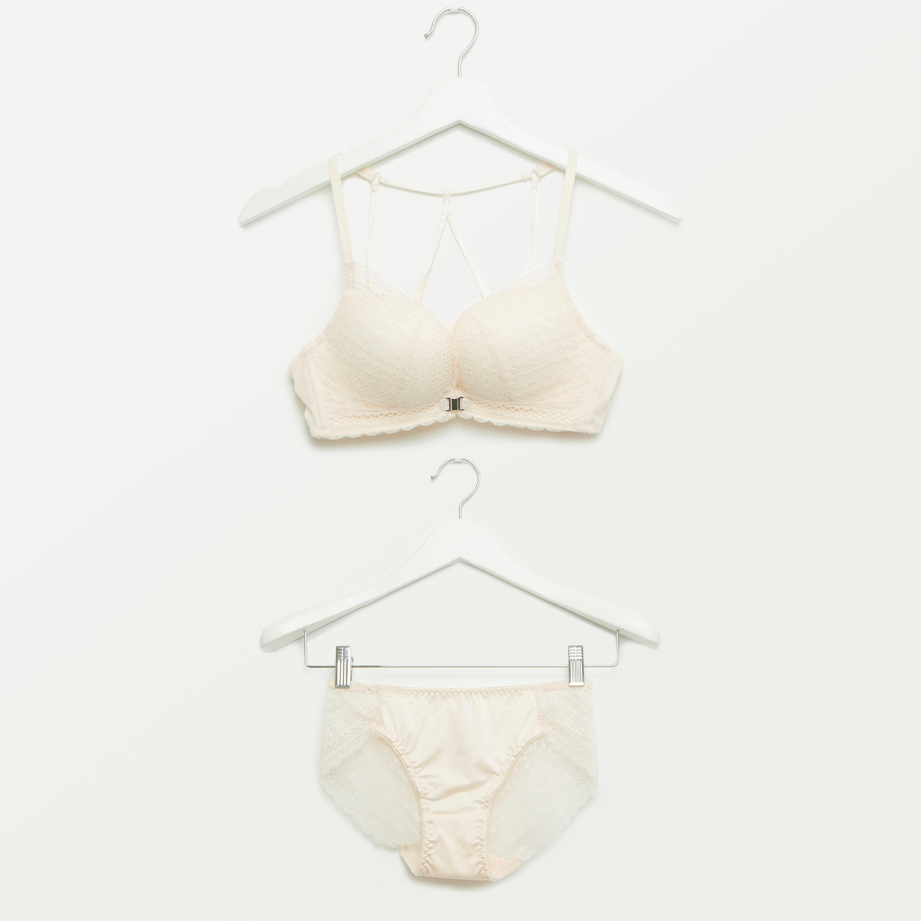 طقم سراويل داخلية وصدريّة ديمي دانتيل مبطّنة-women-clothing-lingerie-lingeriesets-image-1