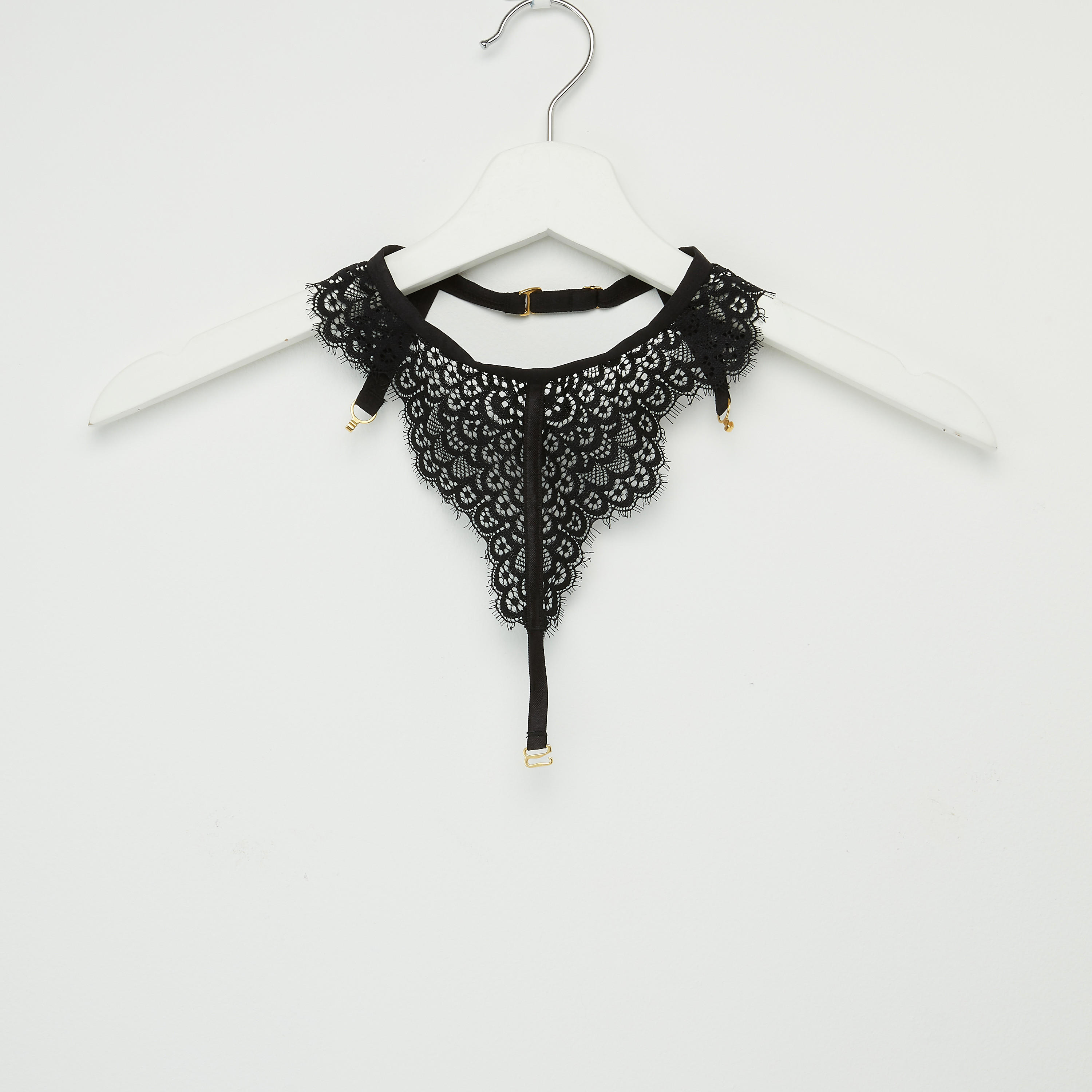 طقم سراويل داخلية وصدريّة ديمي بتفاصيل دانتيل - طقم من 3 قطع-women-clothing-lingerie-lingeriesets-image-4