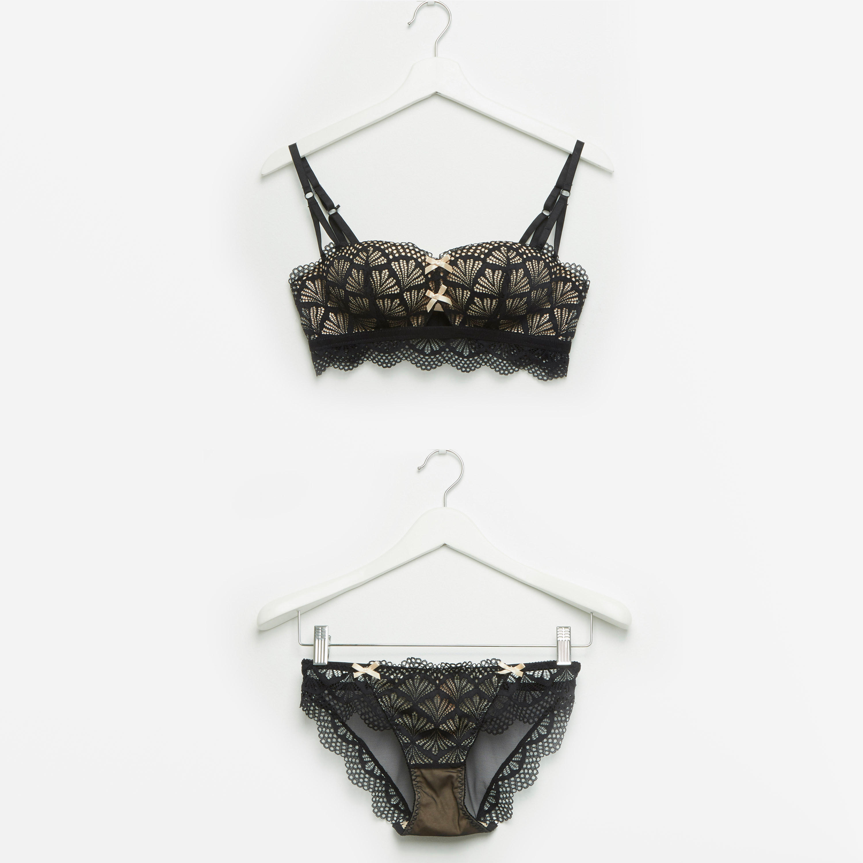 طقم سراويل داخلية وصدريّة ديمي دانتيل مبطّنة-women-clothing-lingerie-bras-image-1