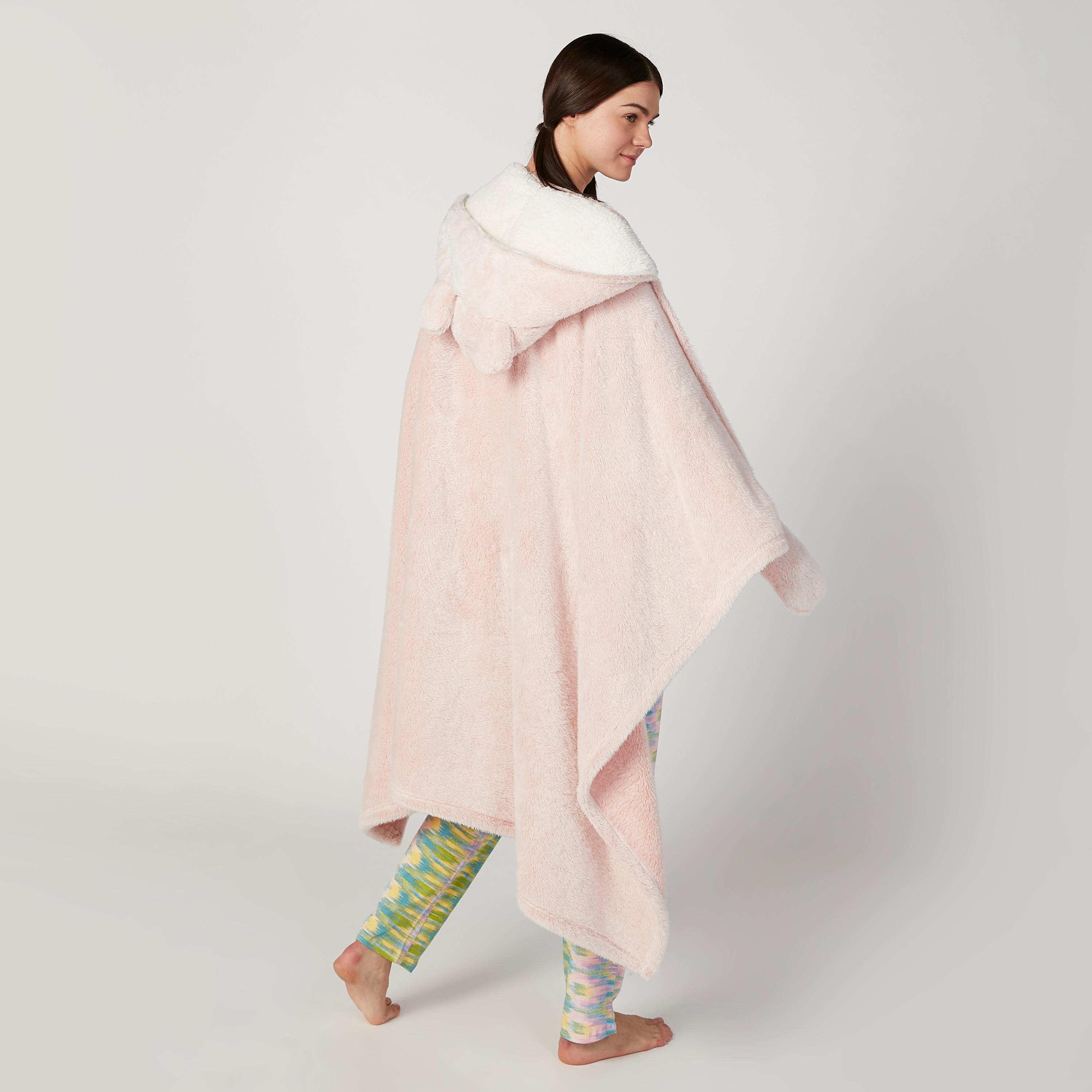 طقم بونشو بارز الملمس بقبّعة وتزيينات مع قفازات-women-clothing-nightwear-robes-image-2