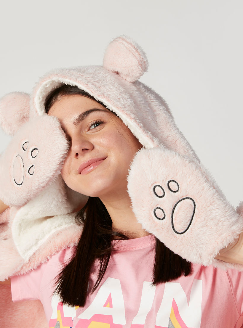 طقم بونشو بارز الملمس بقبّعة وتزيينات مع قفازات-women-clothing-nightwear-robes-image-3
