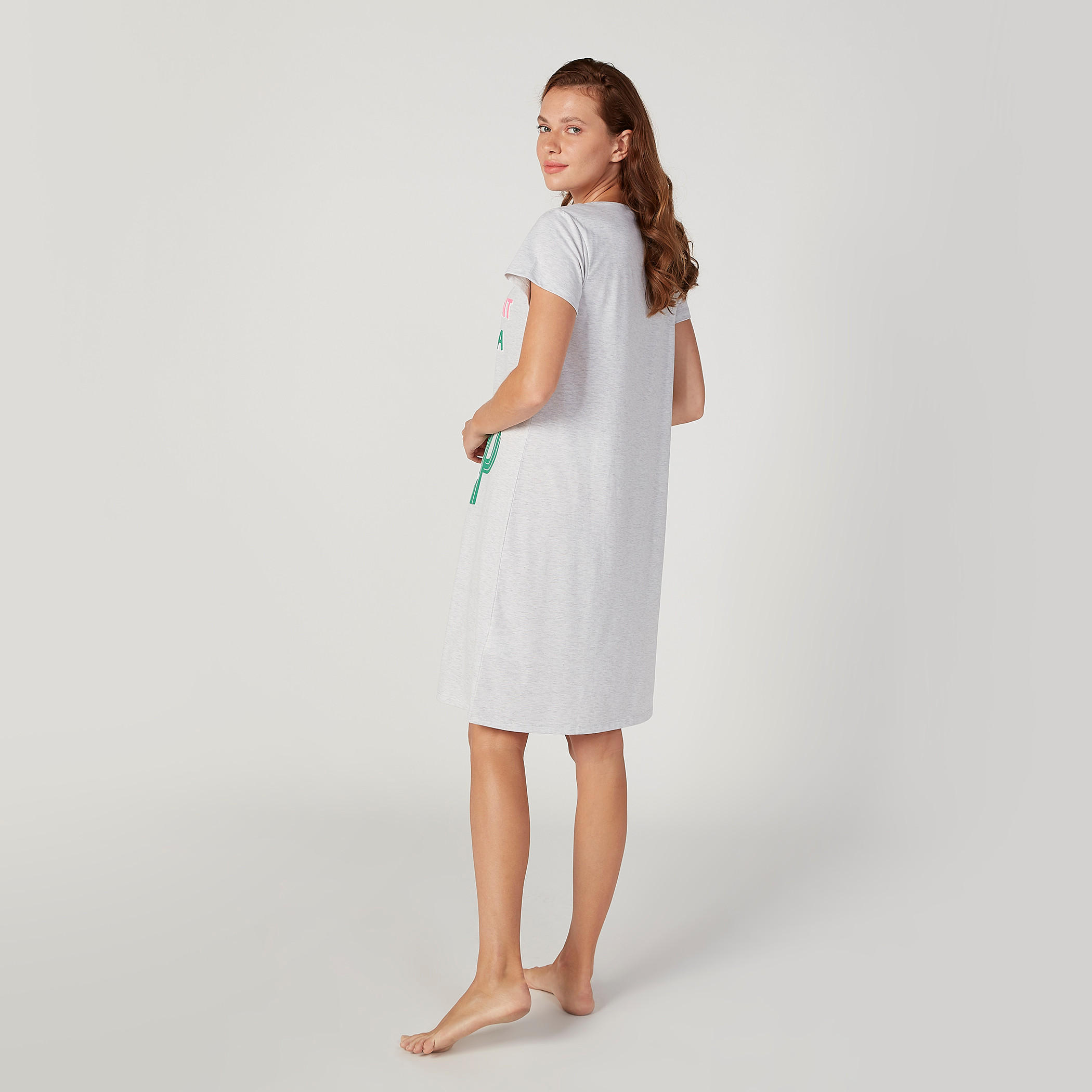 قميص نوم بياقة مستديرة وأكمام قصيرة وطبعات - طقم من قطعتين-women-clothing-nightwear-nighties-image-4