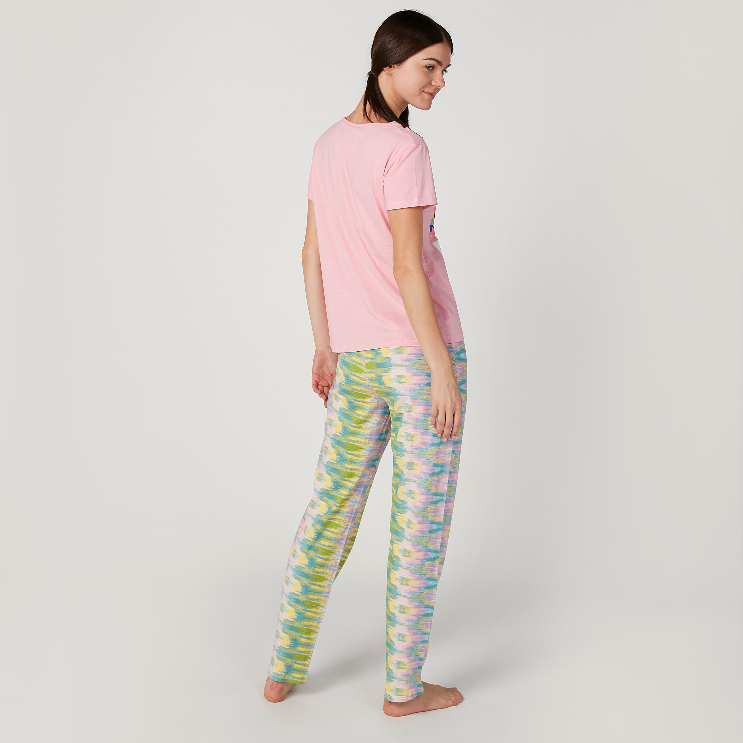 طقم بنطلون بيجاما وتيشيرت بياقة مستديرة وطبعات-women-clothing-nightwear-pyjamas-longsets-image-2