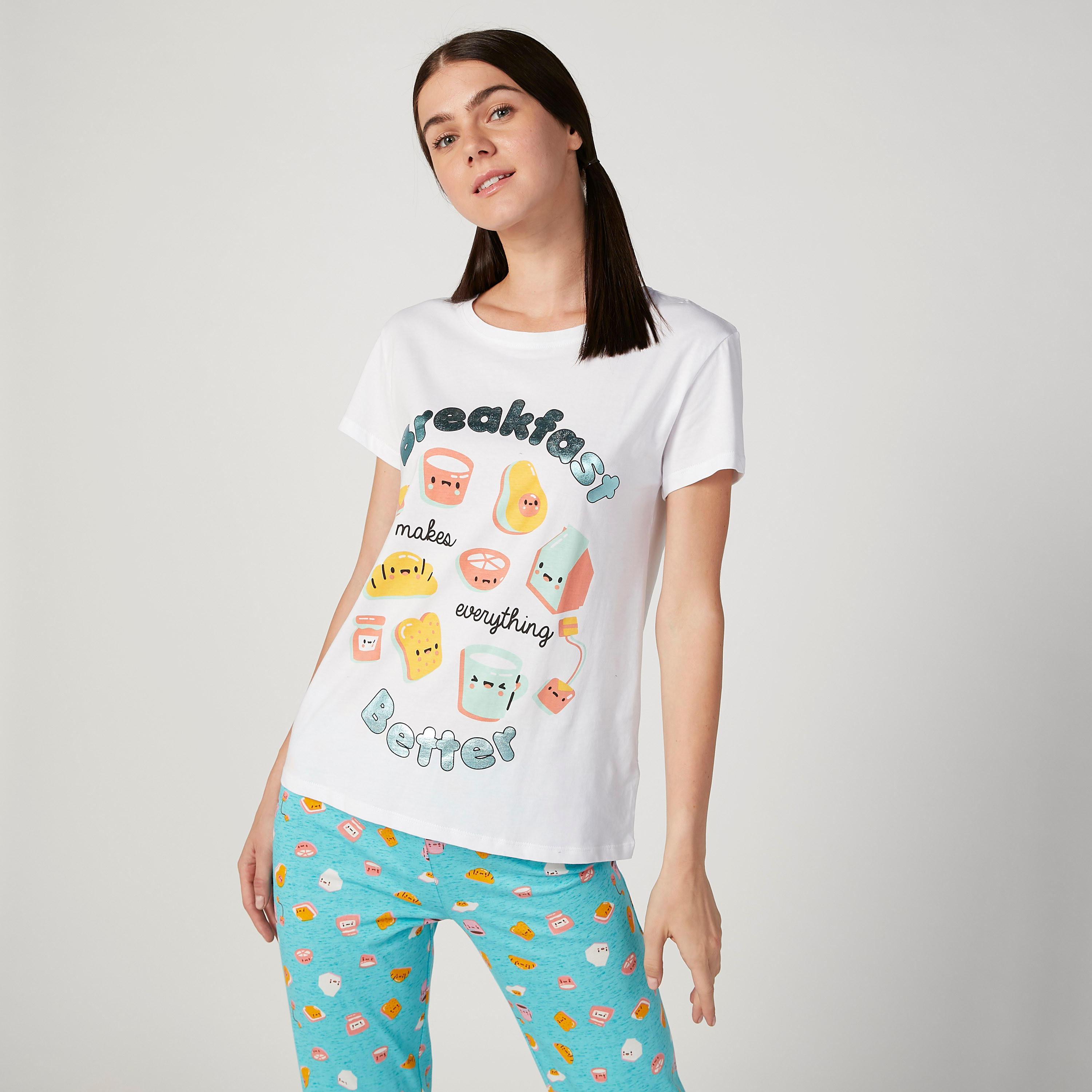 طقم بنطلون بيجاما وتيشيرت بياقة مستديرة وطبعات-women-clothing-nightwear-pyjamas-longsets-image-1