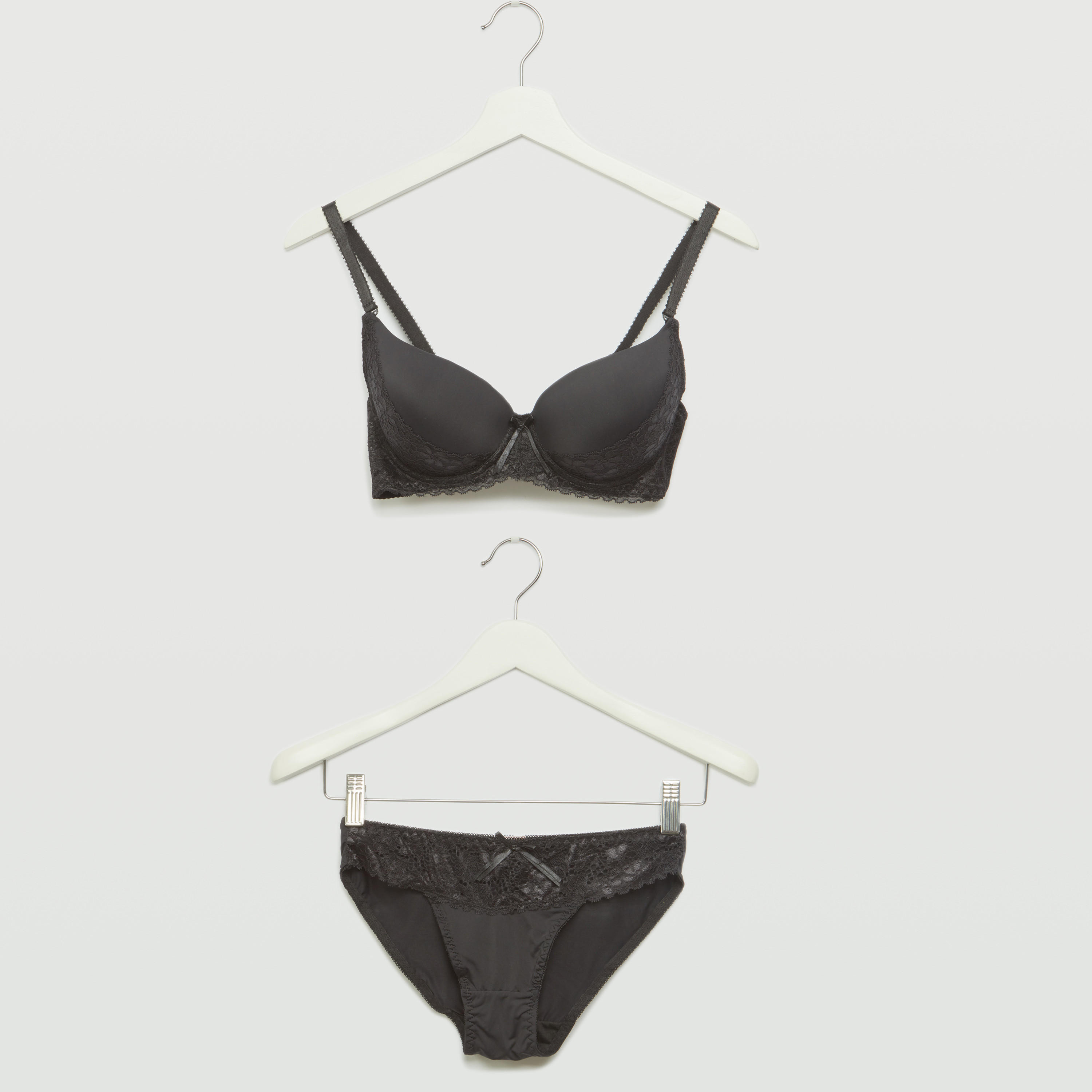 طقم سراويل داخلية وصدريّة بلانج مبطّنة بتفاصيل دانتيل-women-clothing-lingerie-lingeriesets-image-1
